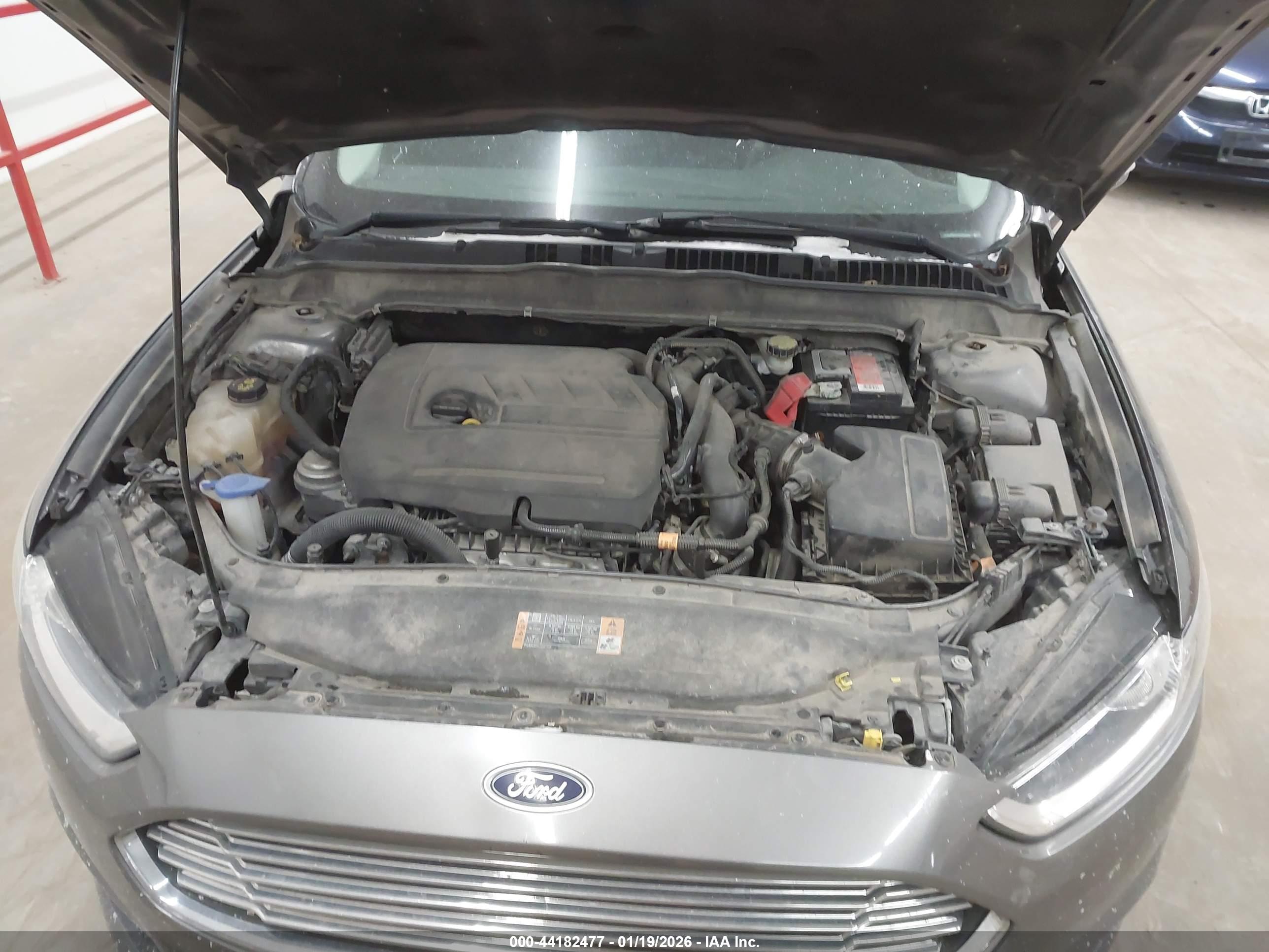 FORD FUSION image 10