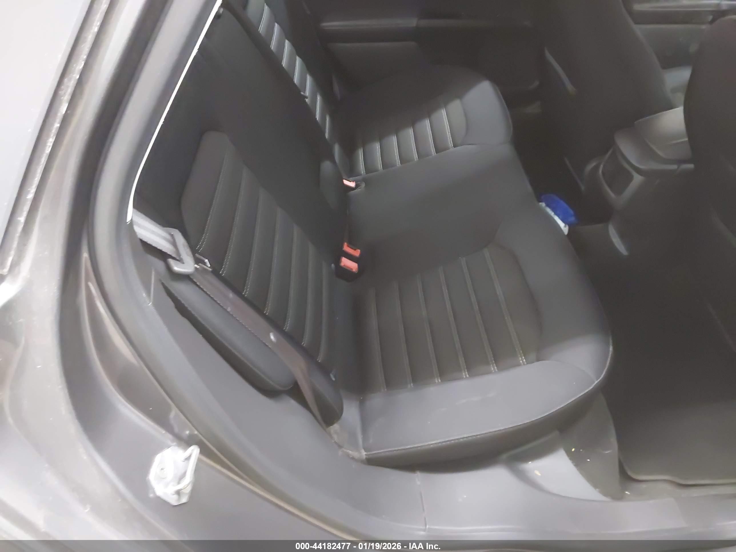 FORD FUSION image 8