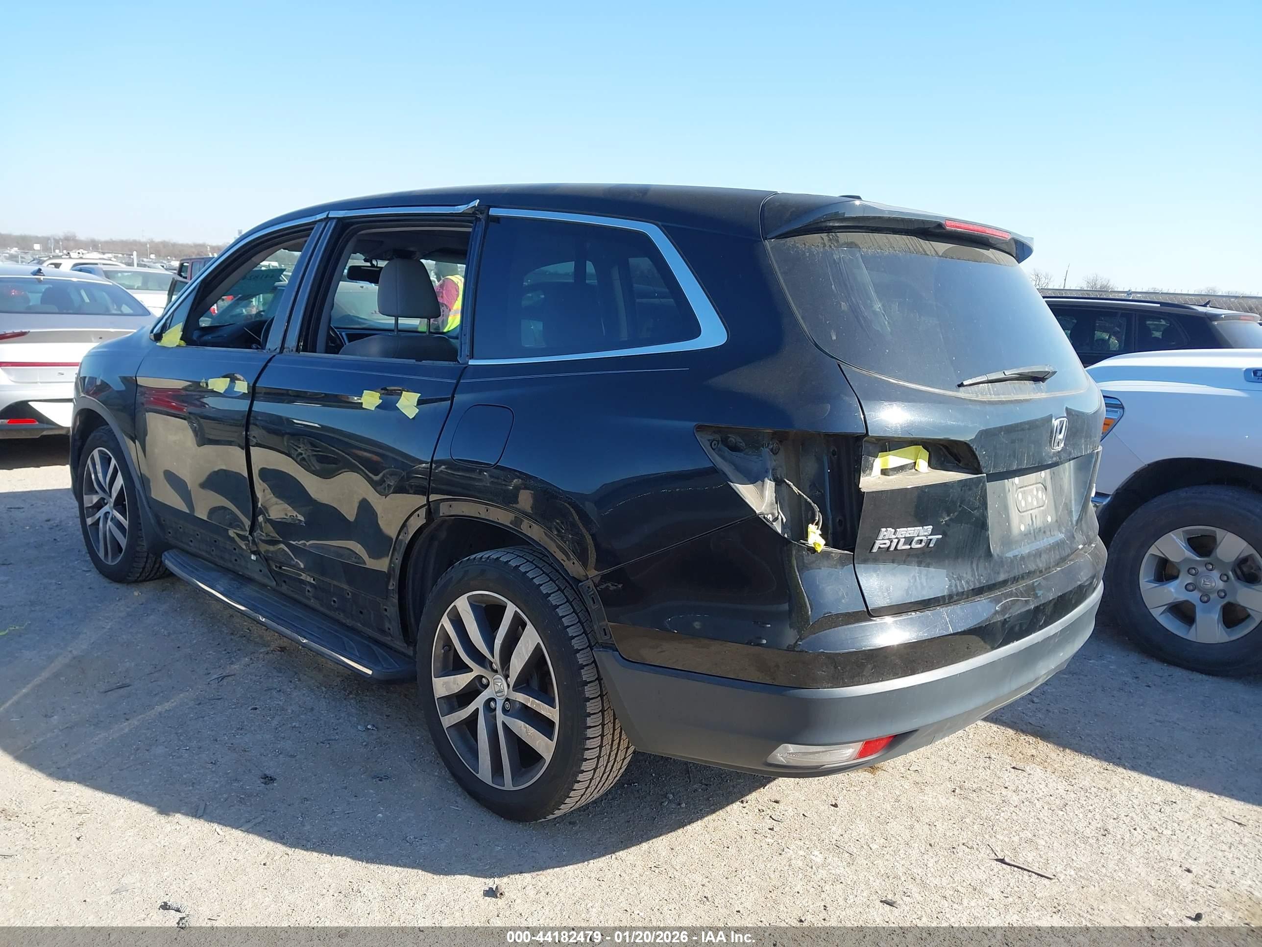 HONDA PILOT image 3