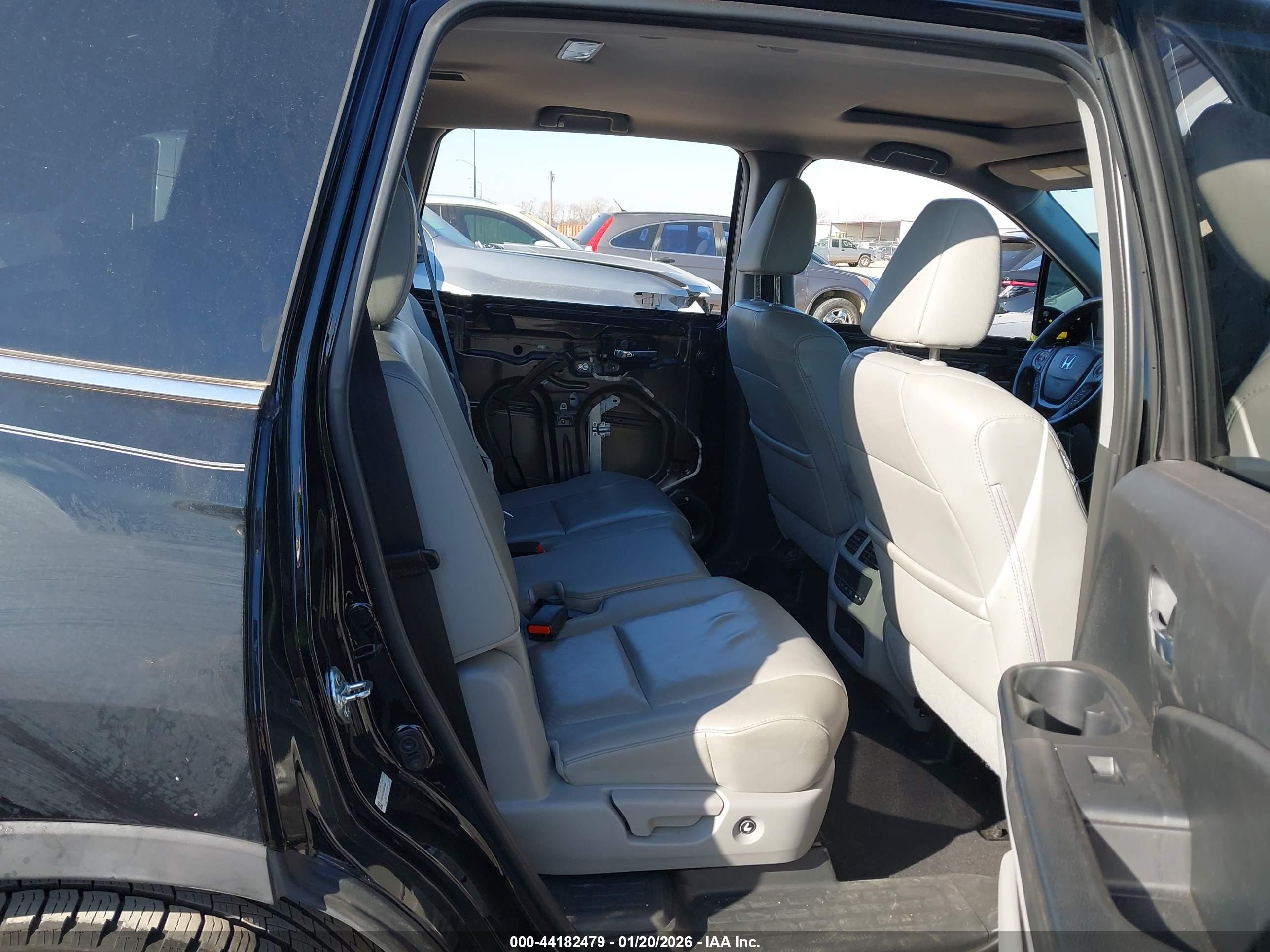 HONDA PILOT image 8