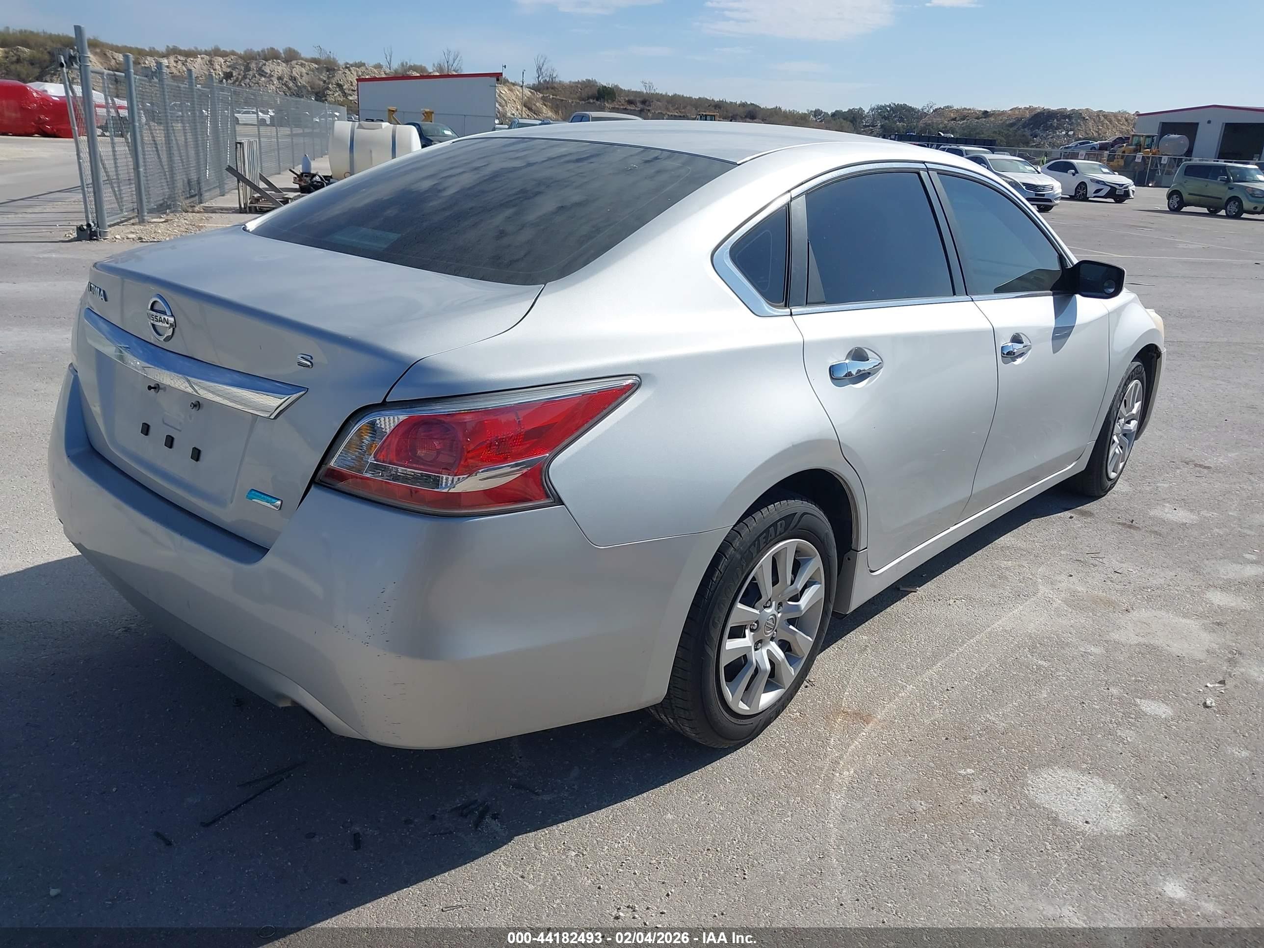 NISSAN ALTIMA image 4