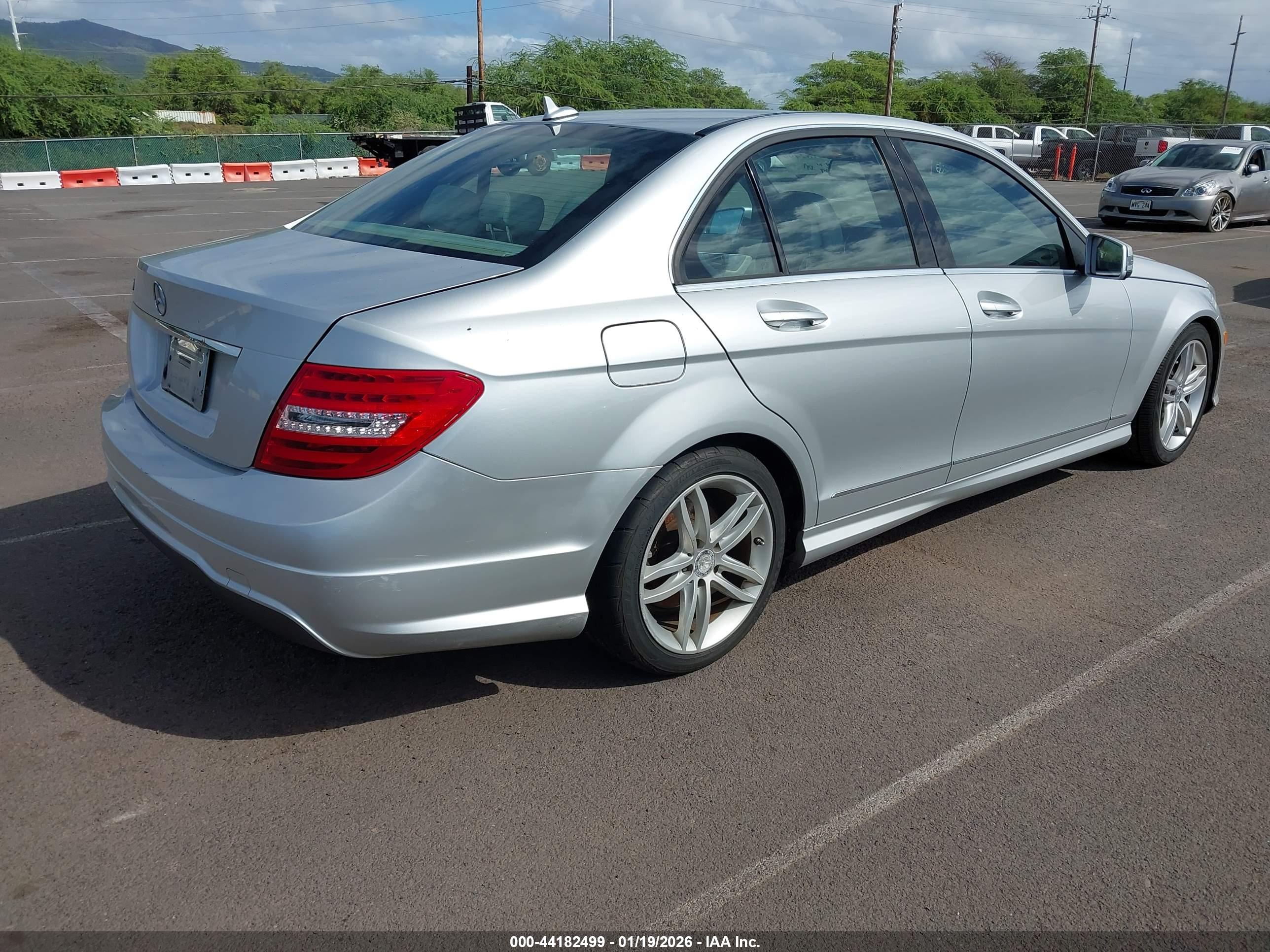 MERCEDES-BENZ C image 4