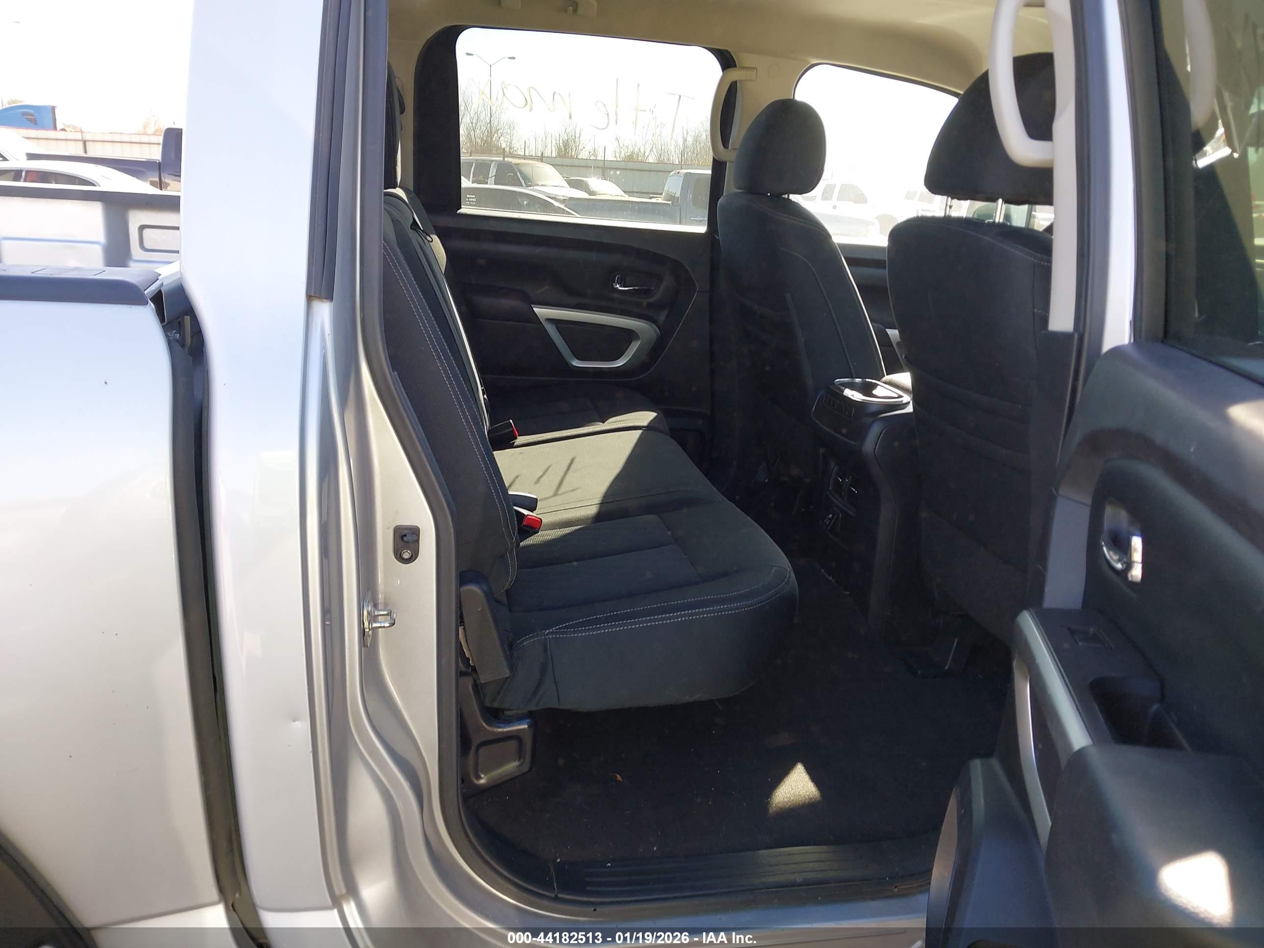 NISSAN TITAN image 8