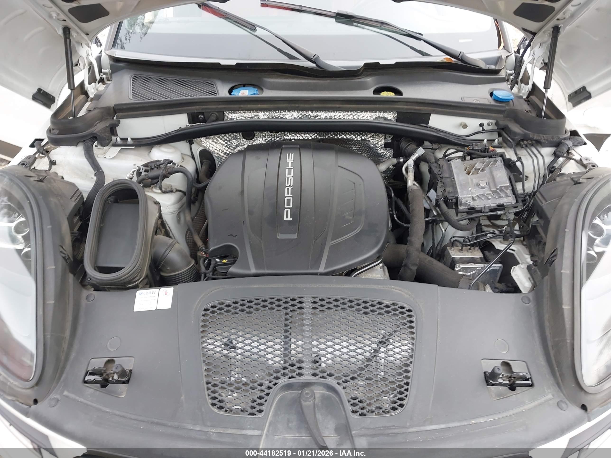 PORSCHE MACAN image 10