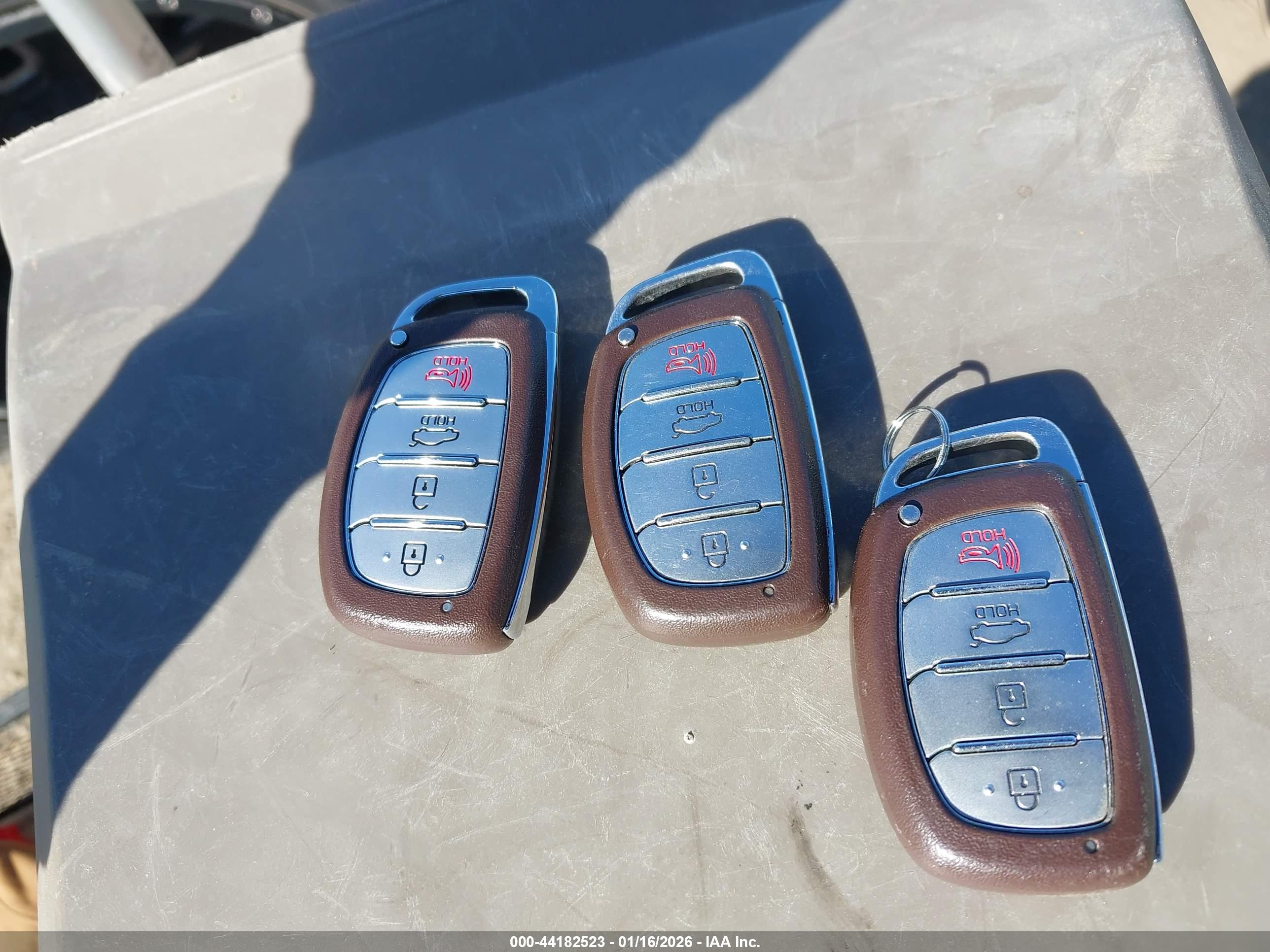 HYUNDAI ELANTRA image 11