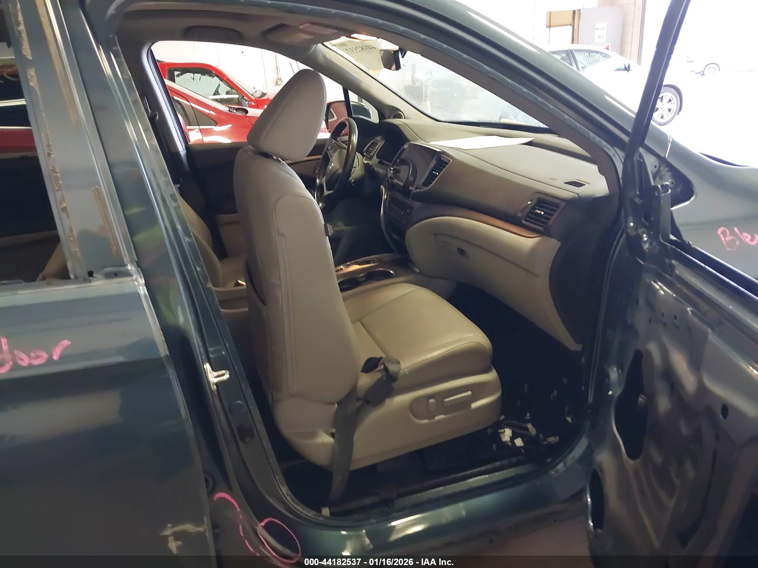 HONDA PILOT image 5