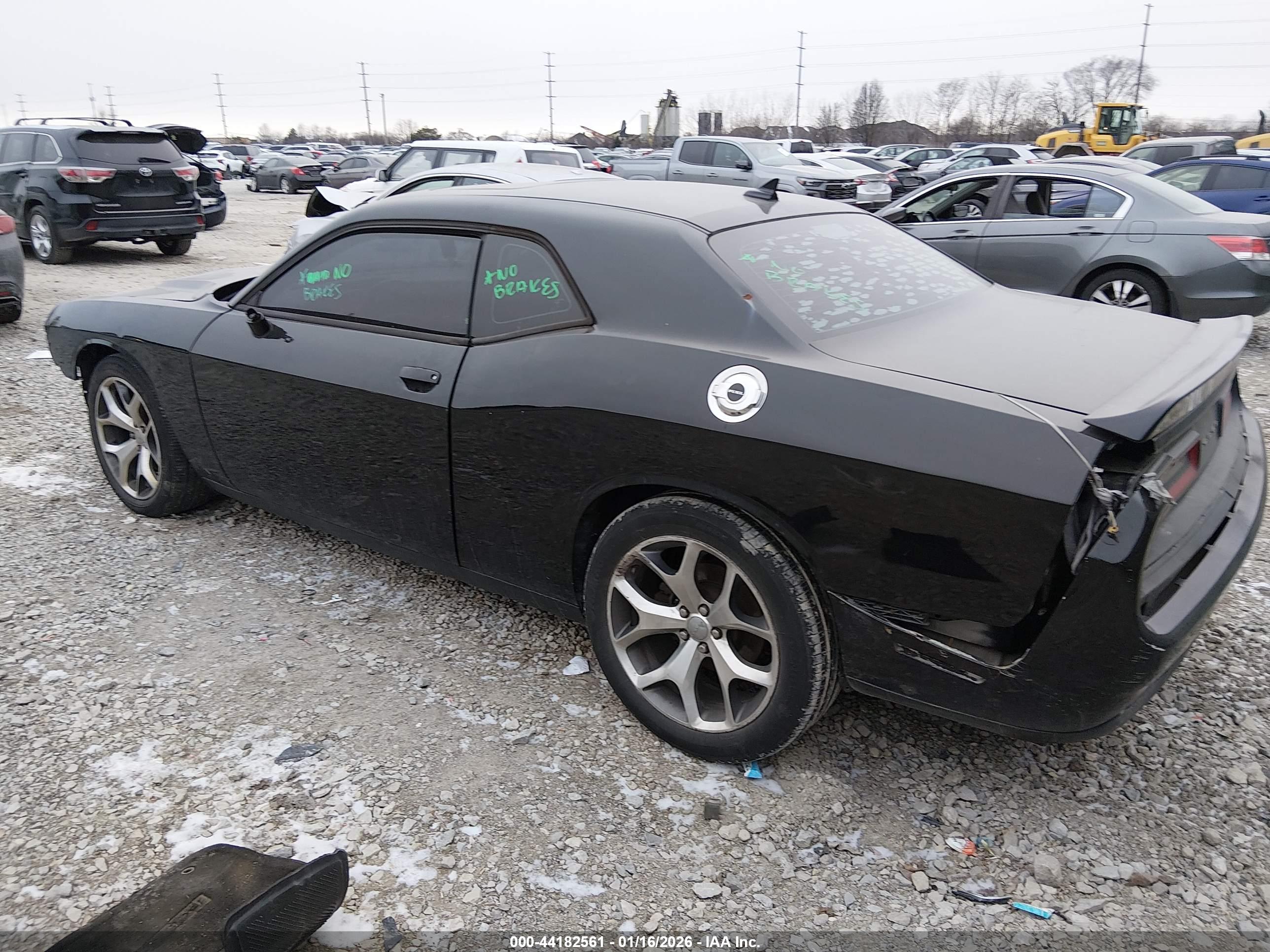 DODGE CHALLENGER image 3