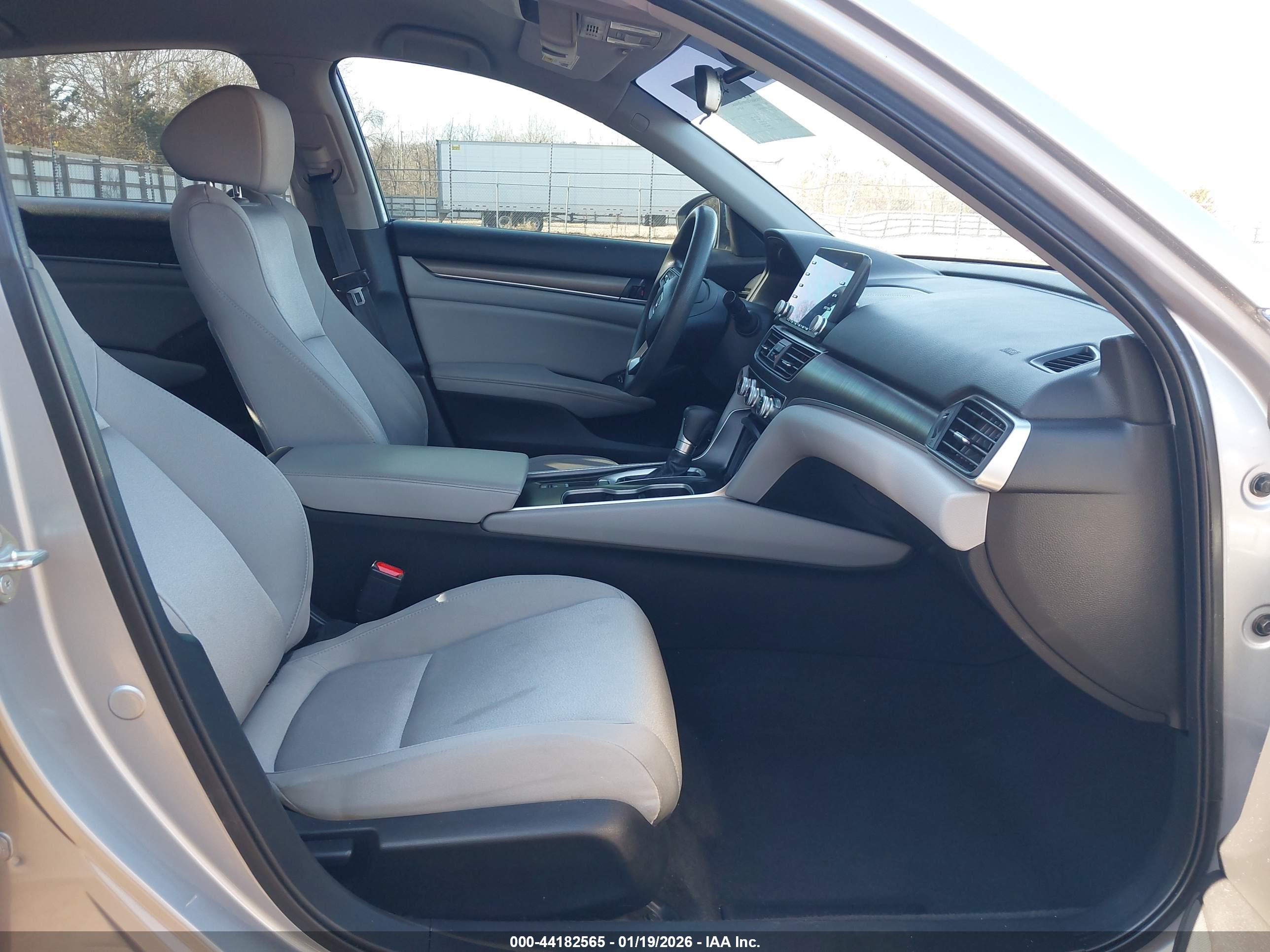 HONDA ACCORD image 5