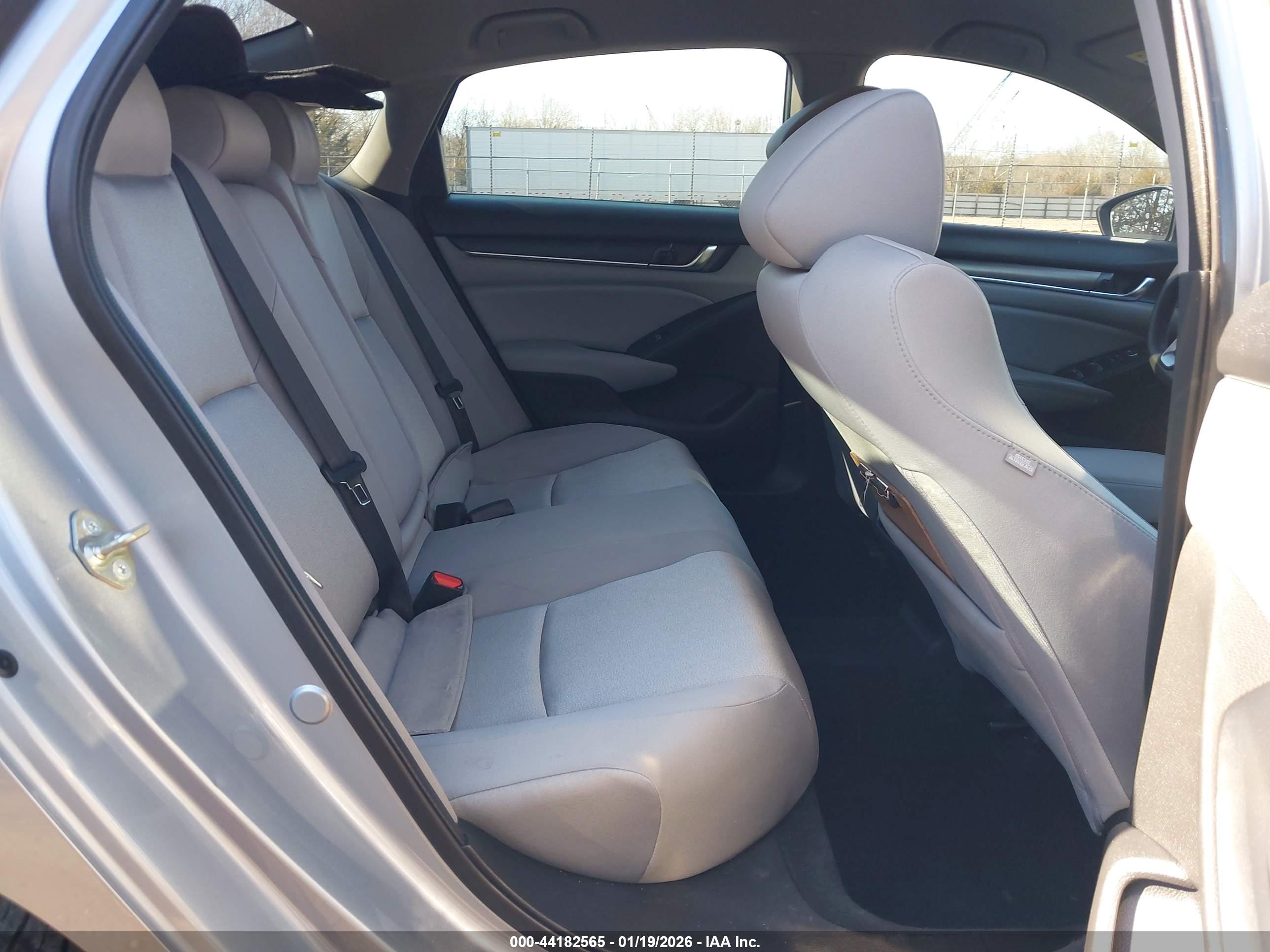 HONDA ACCORD image 8
