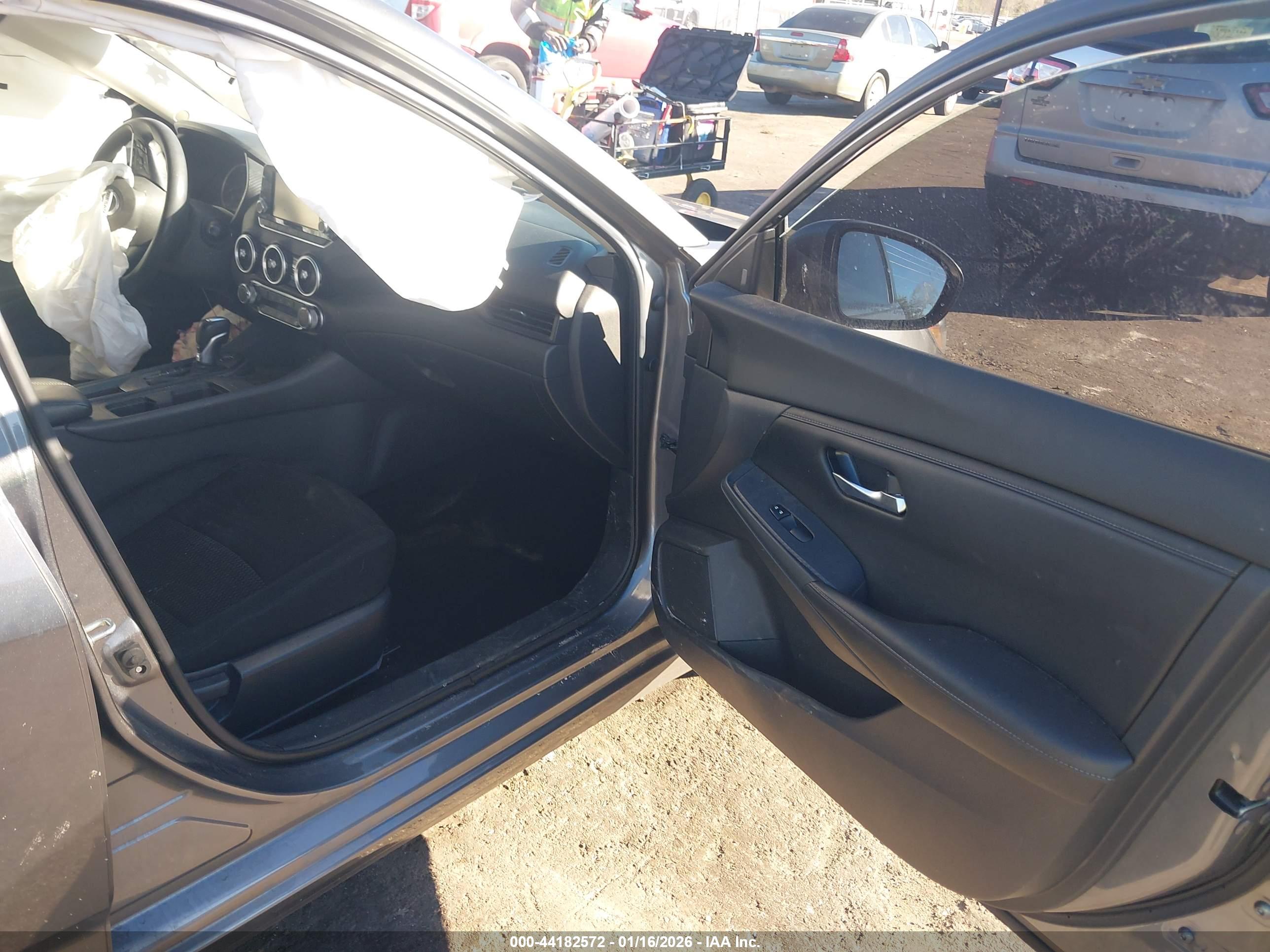 NISSAN SENTRA image 5