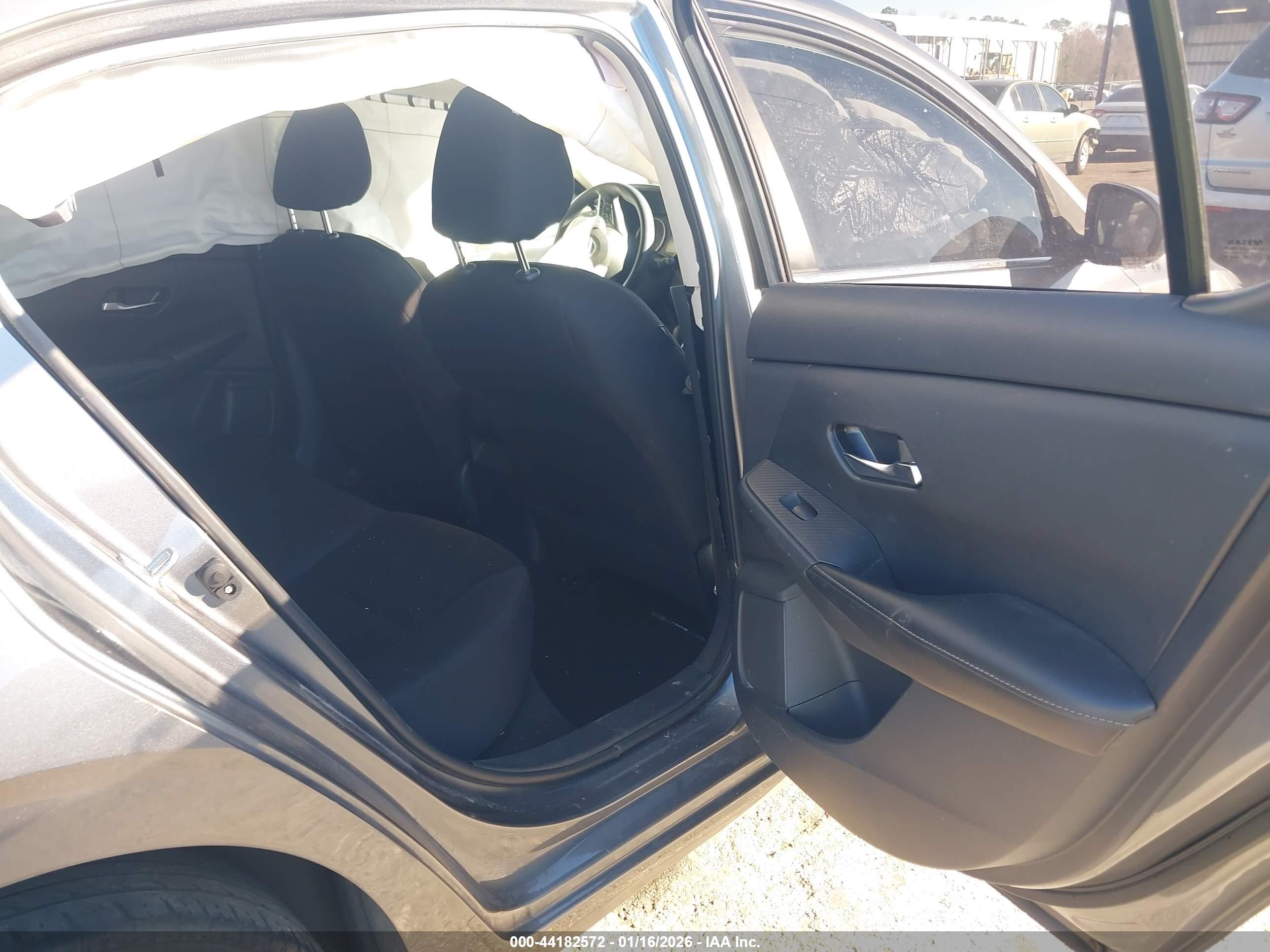 NISSAN SENTRA image 8