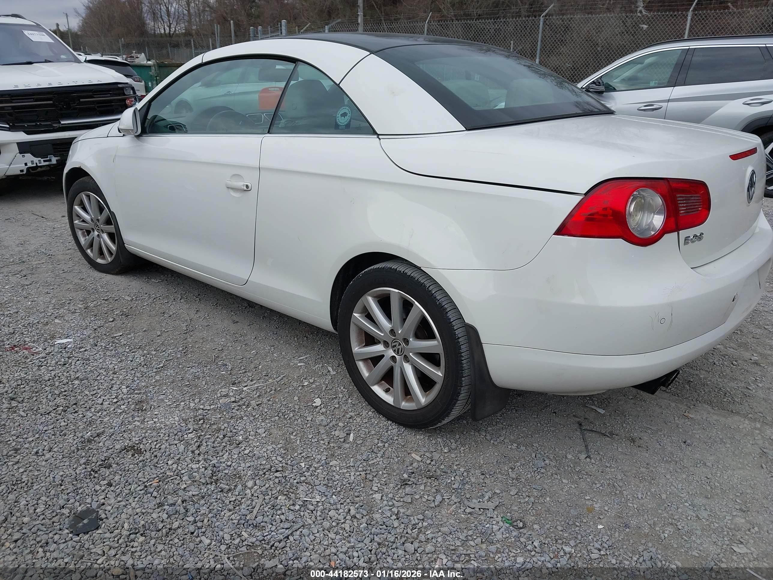 VOLKSWAGEN EOS image 3