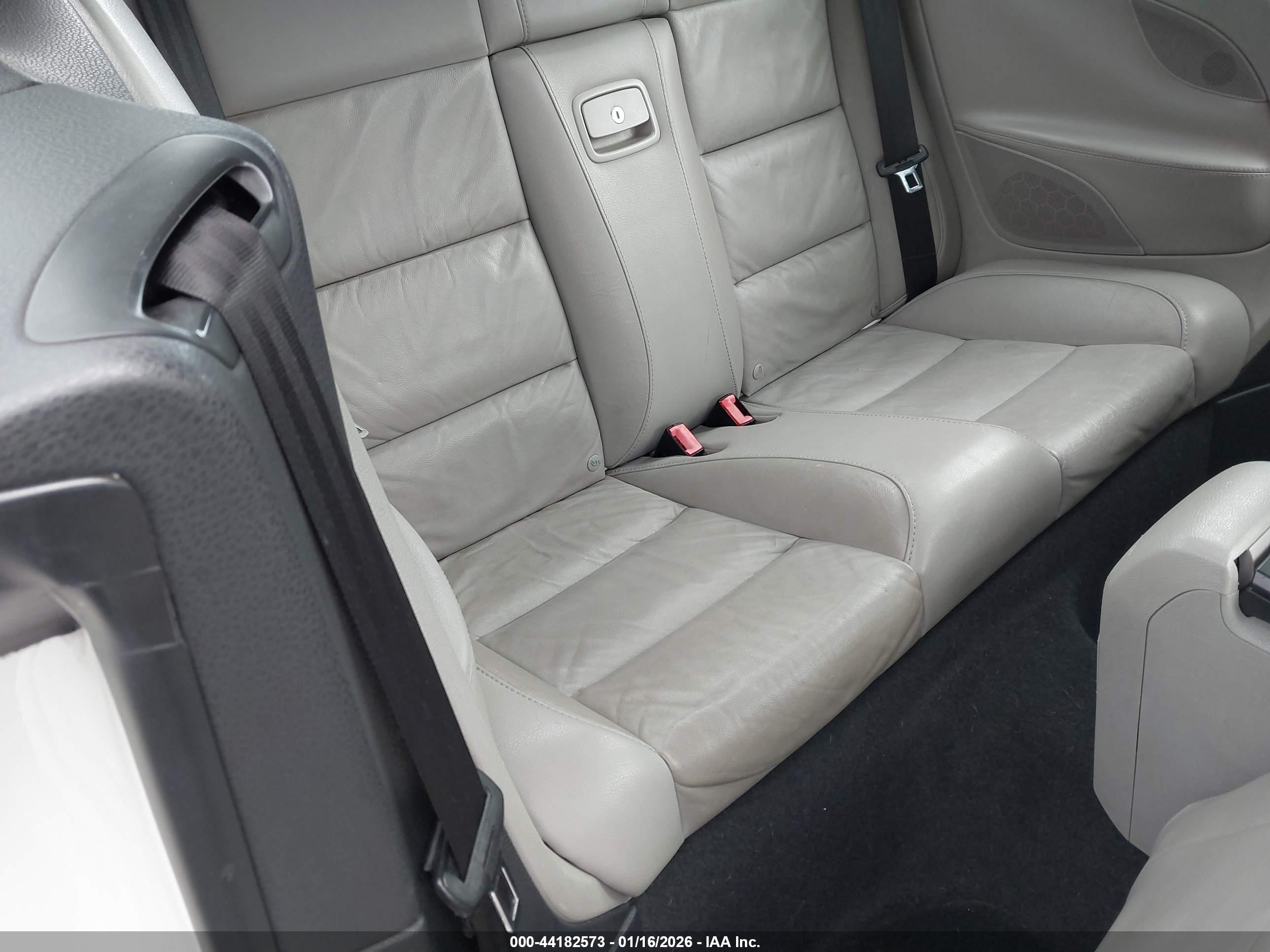 VOLKSWAGEN EOS image 8