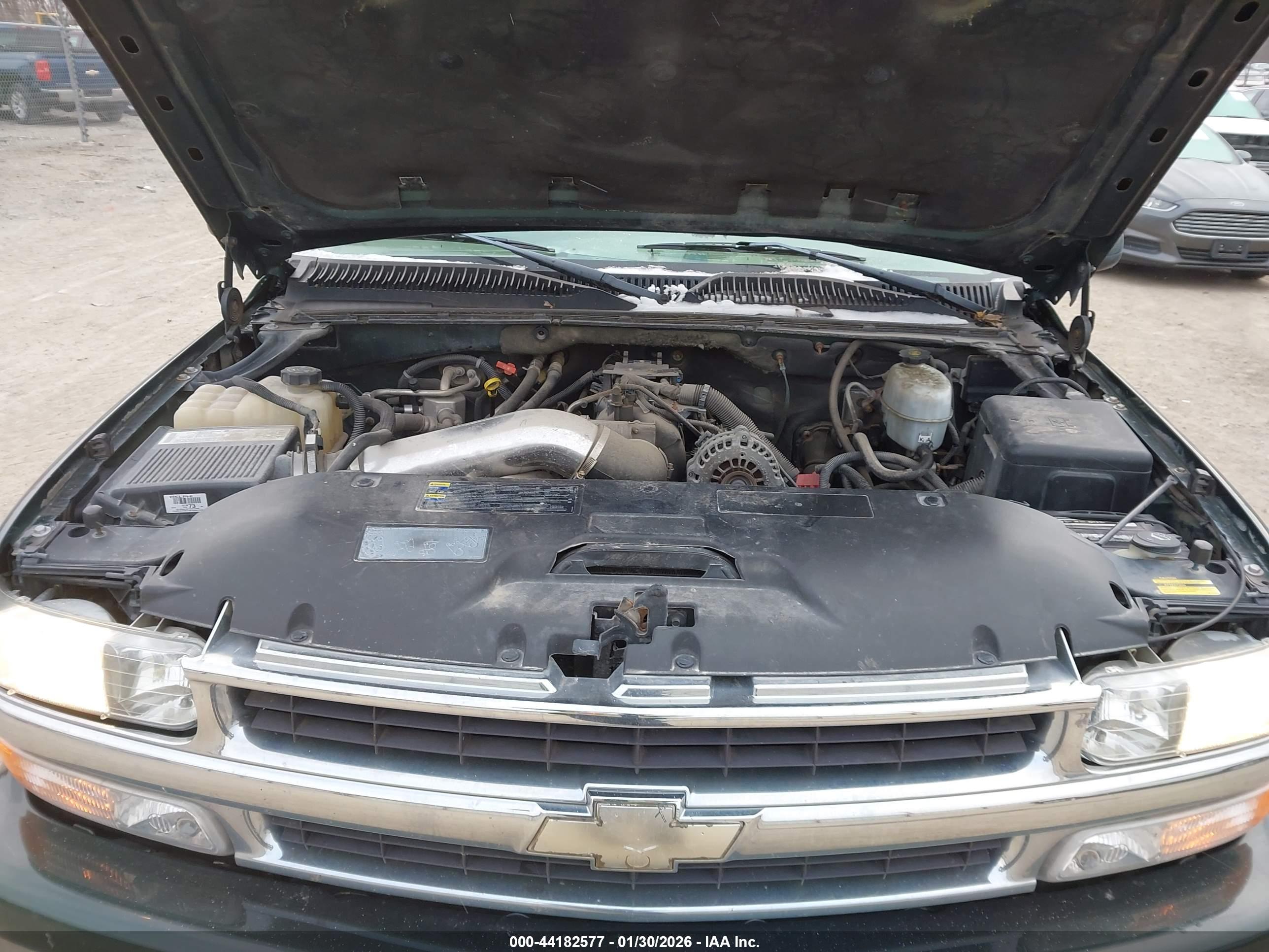 CHEVROLET TAHOE image 10