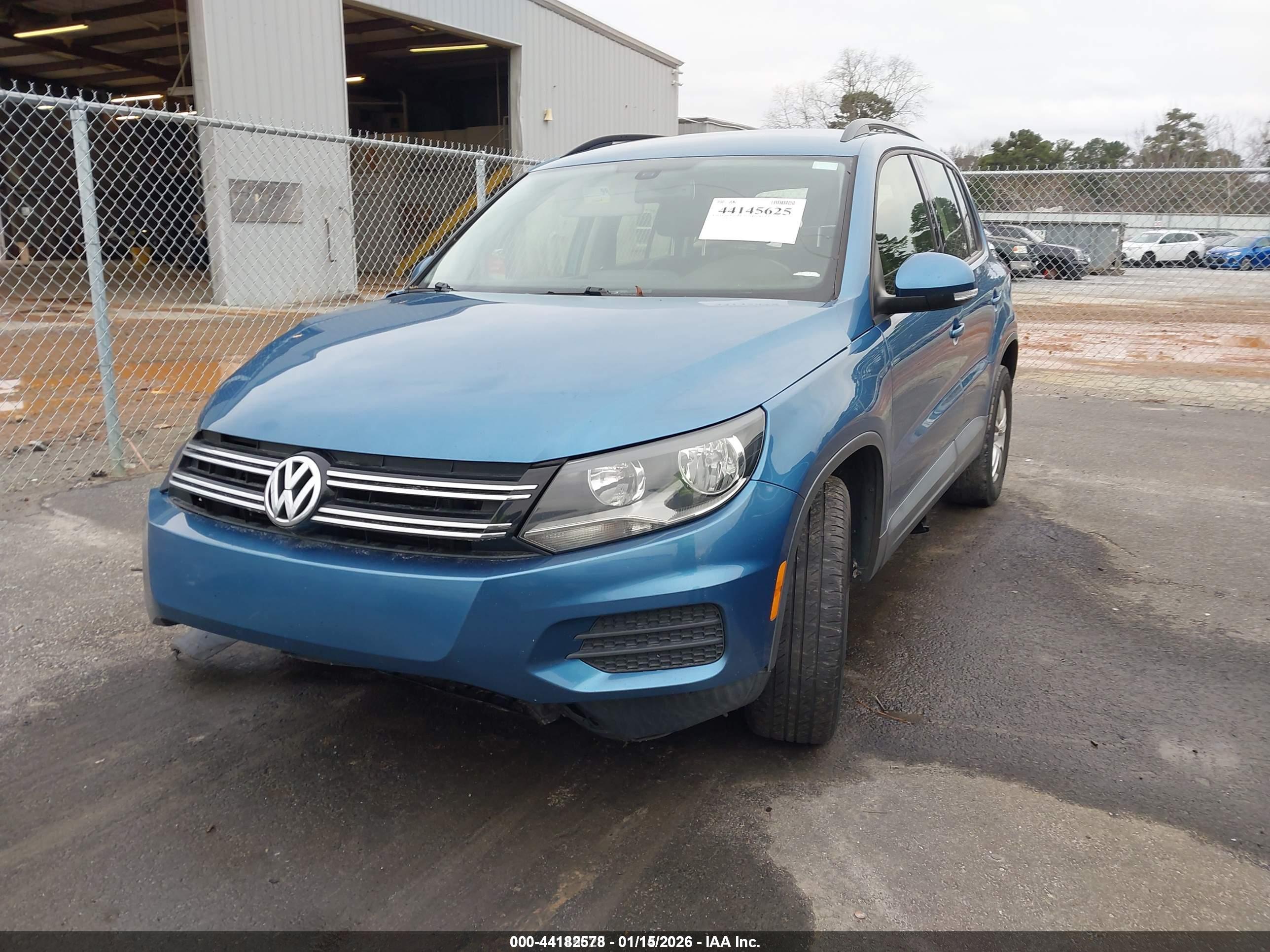 VOLKSWAGEN TIGUAN image 2