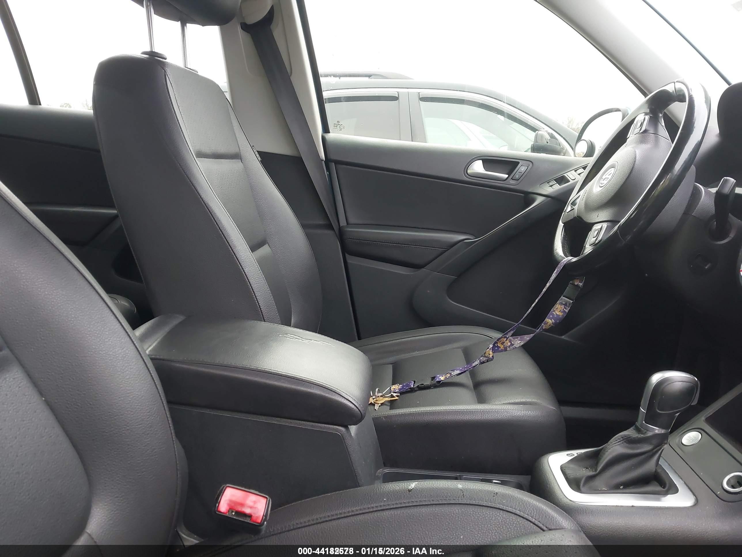 VOLKSWAGEN TIGUAN image 5