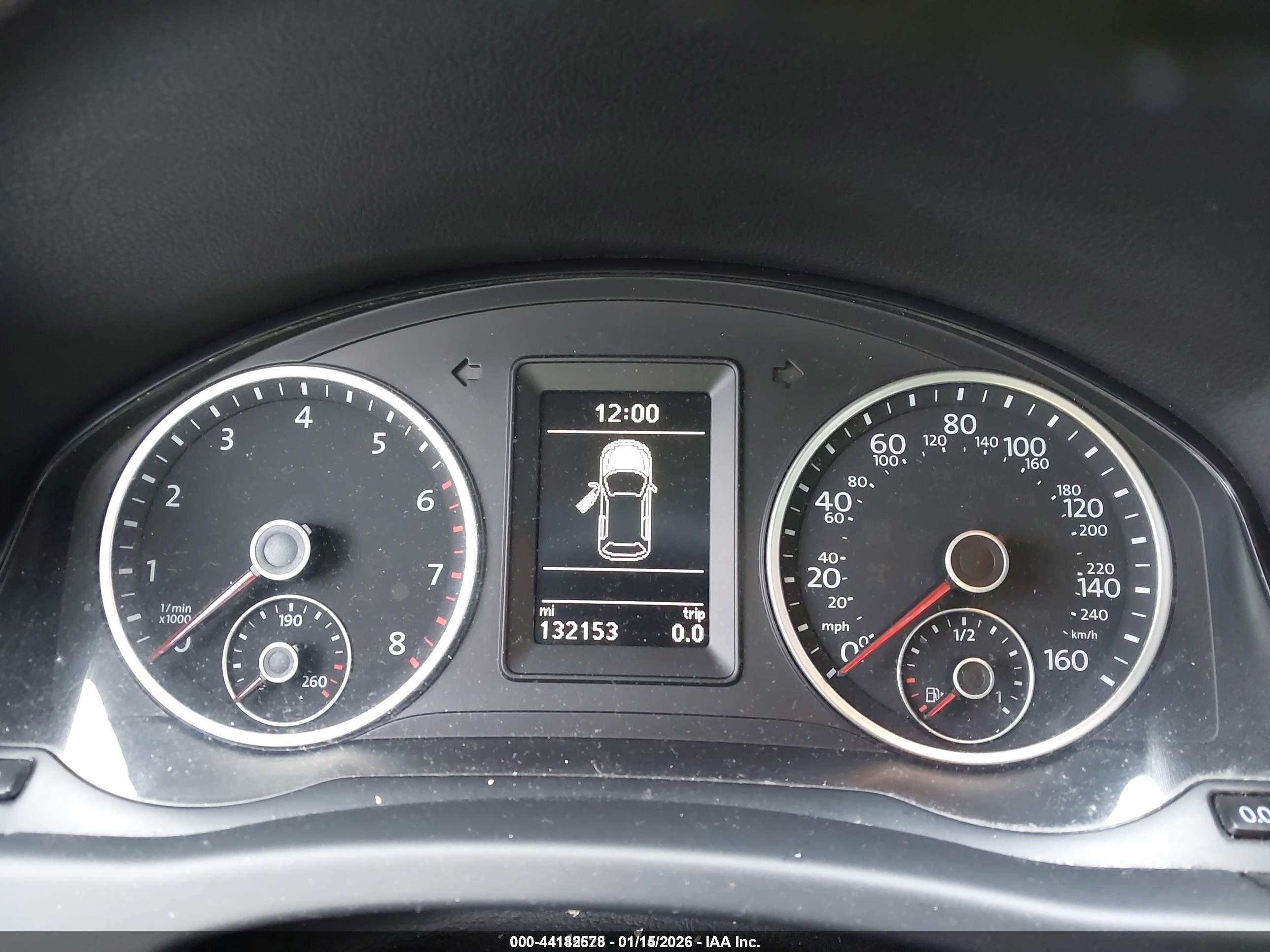 VOLKSWAGEN TIGUAN image 7