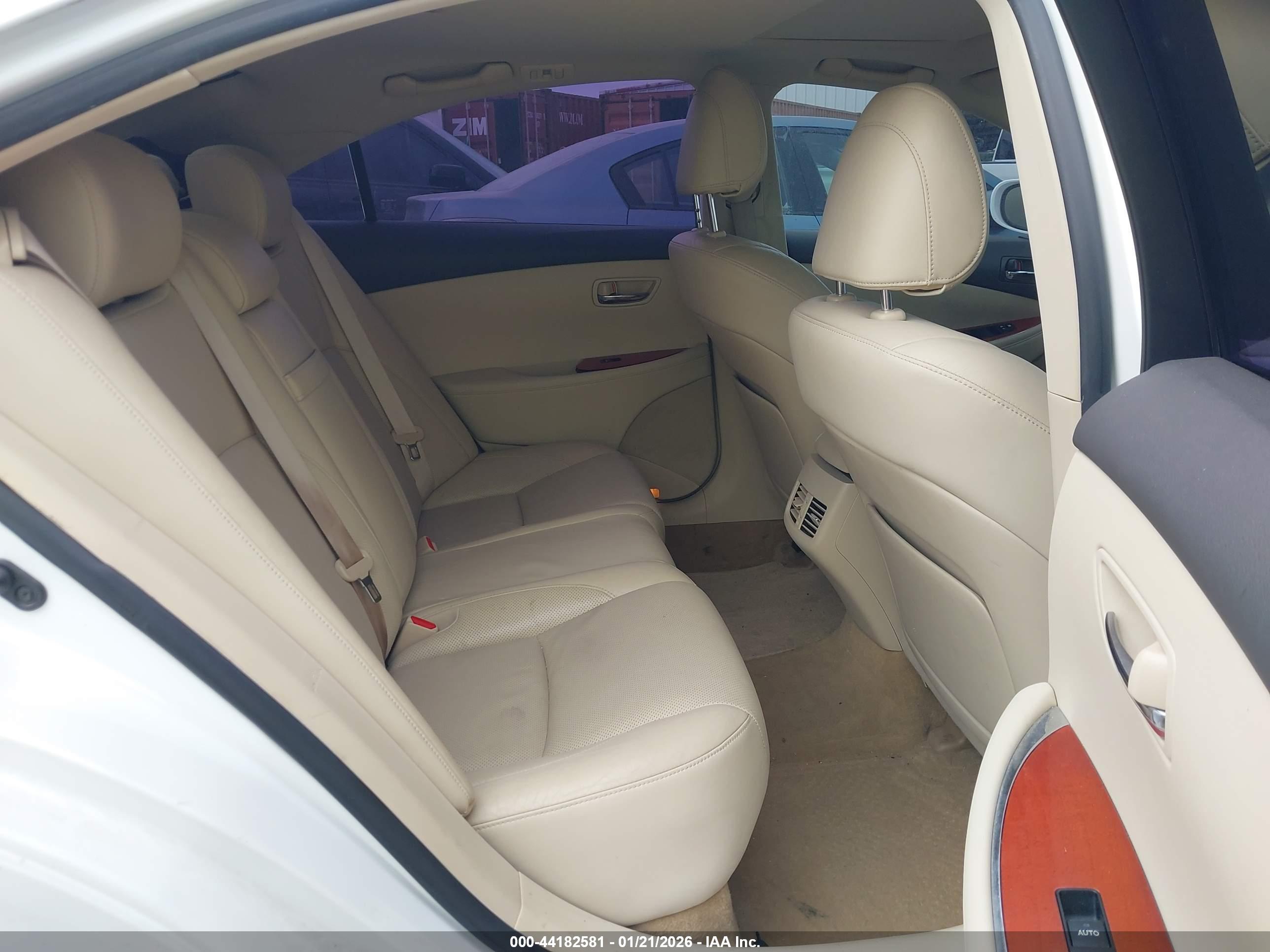 LEXUS ES image 8