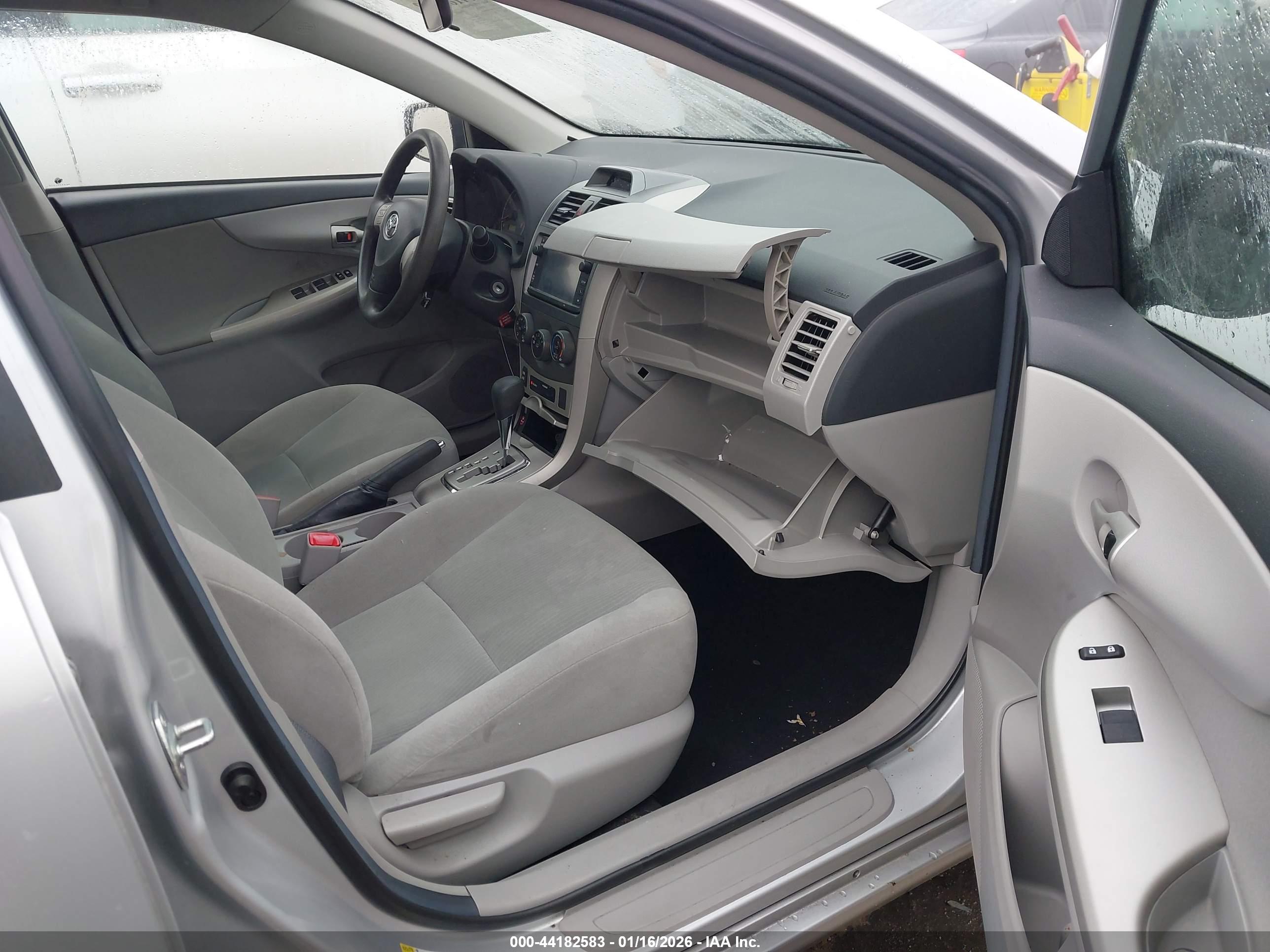 TOYOTA COROLLA image 5