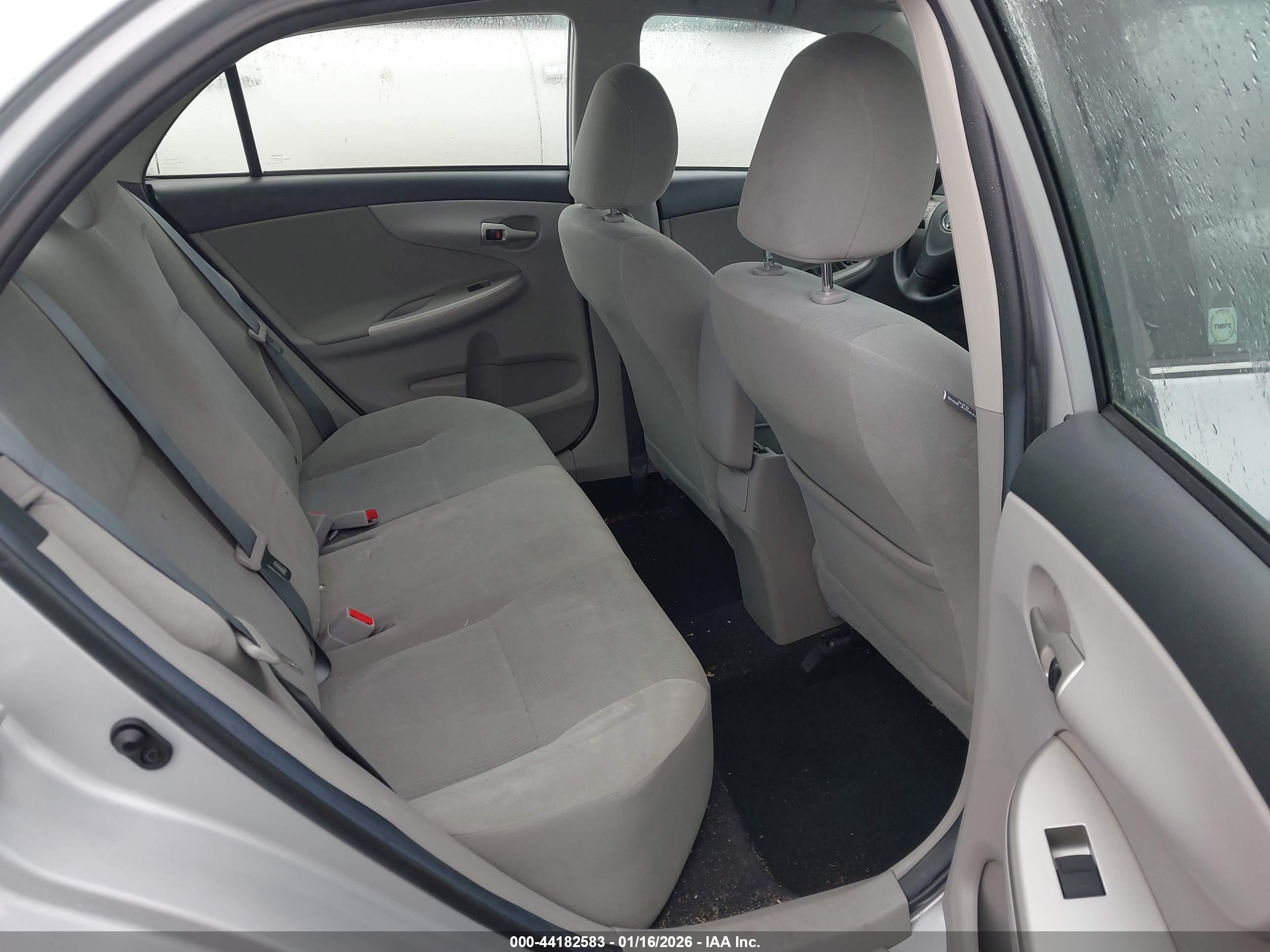 TOYOTA COROLLA image 8