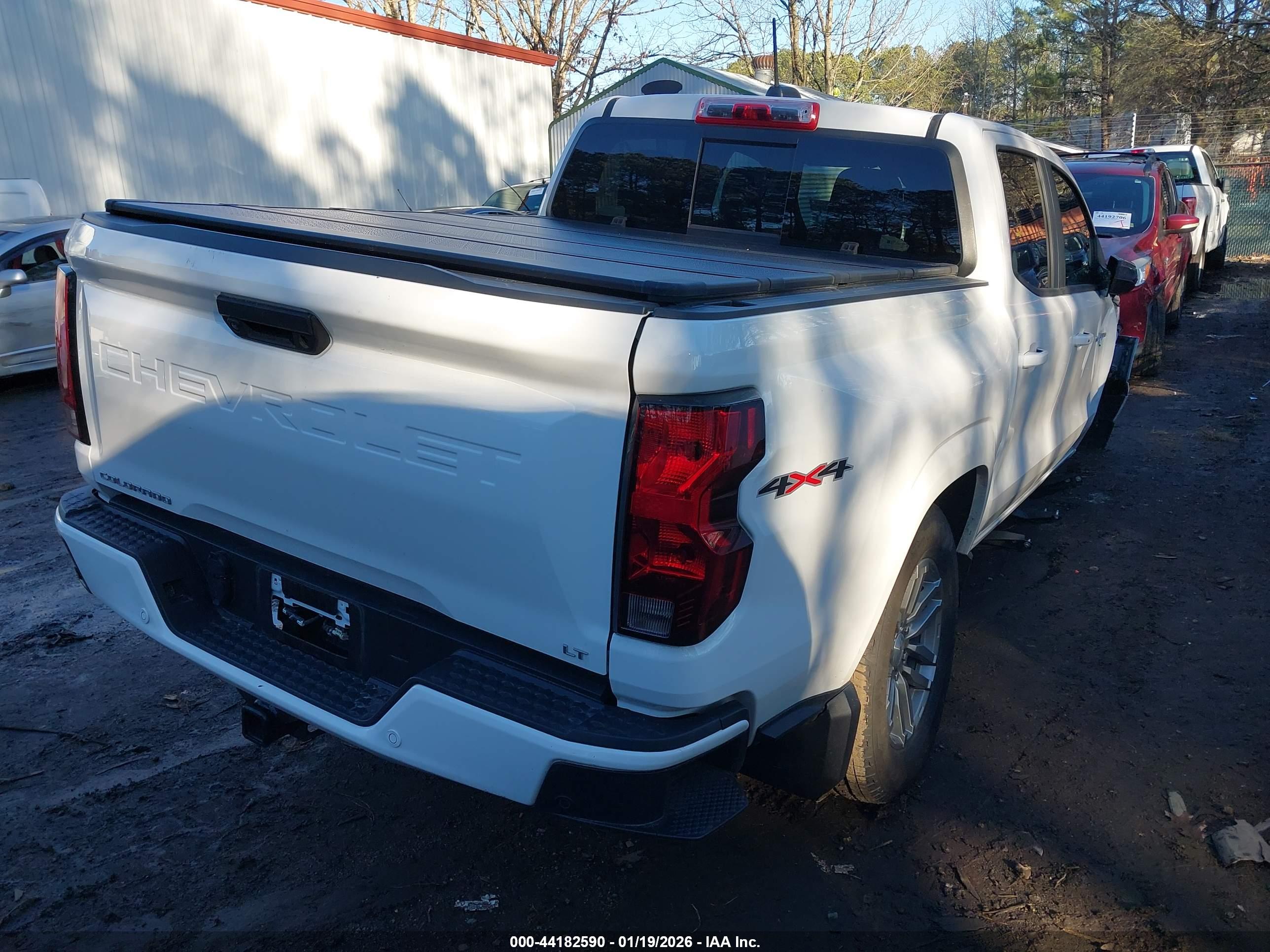 CHEVROLET COLORADO image 4