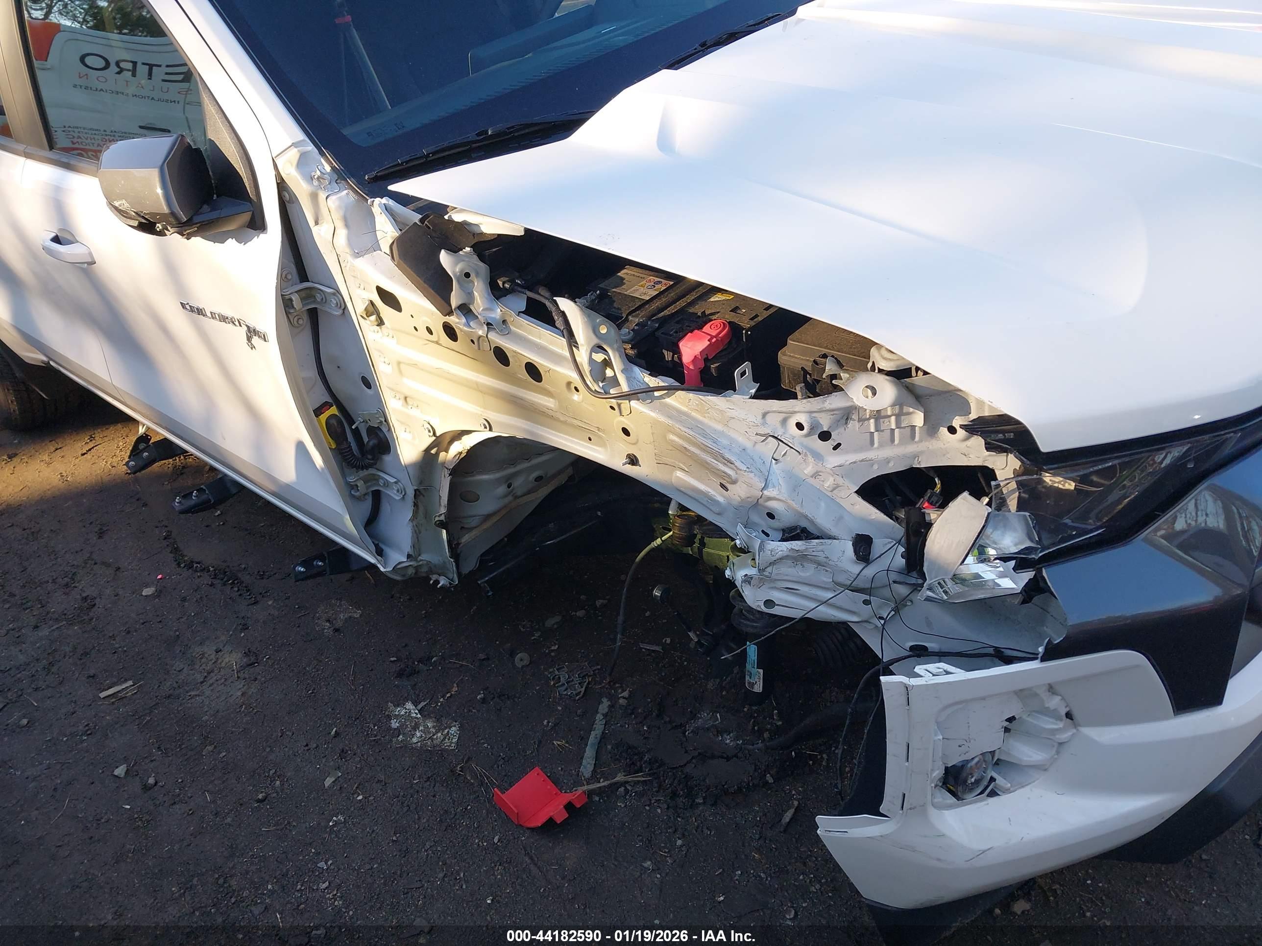 CHEVROLET COLORADO image 6