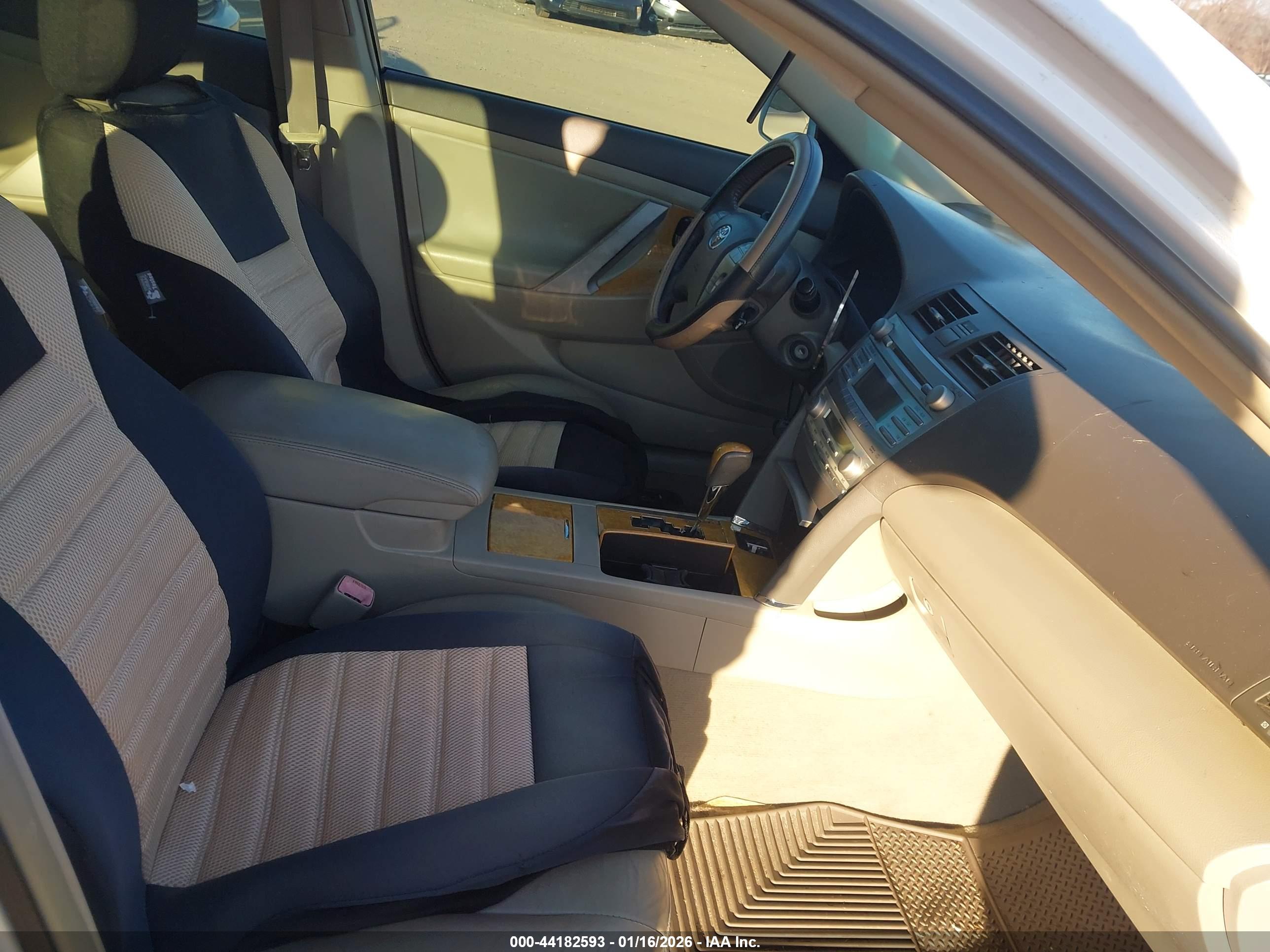 TOYOTA CAMRY image 5