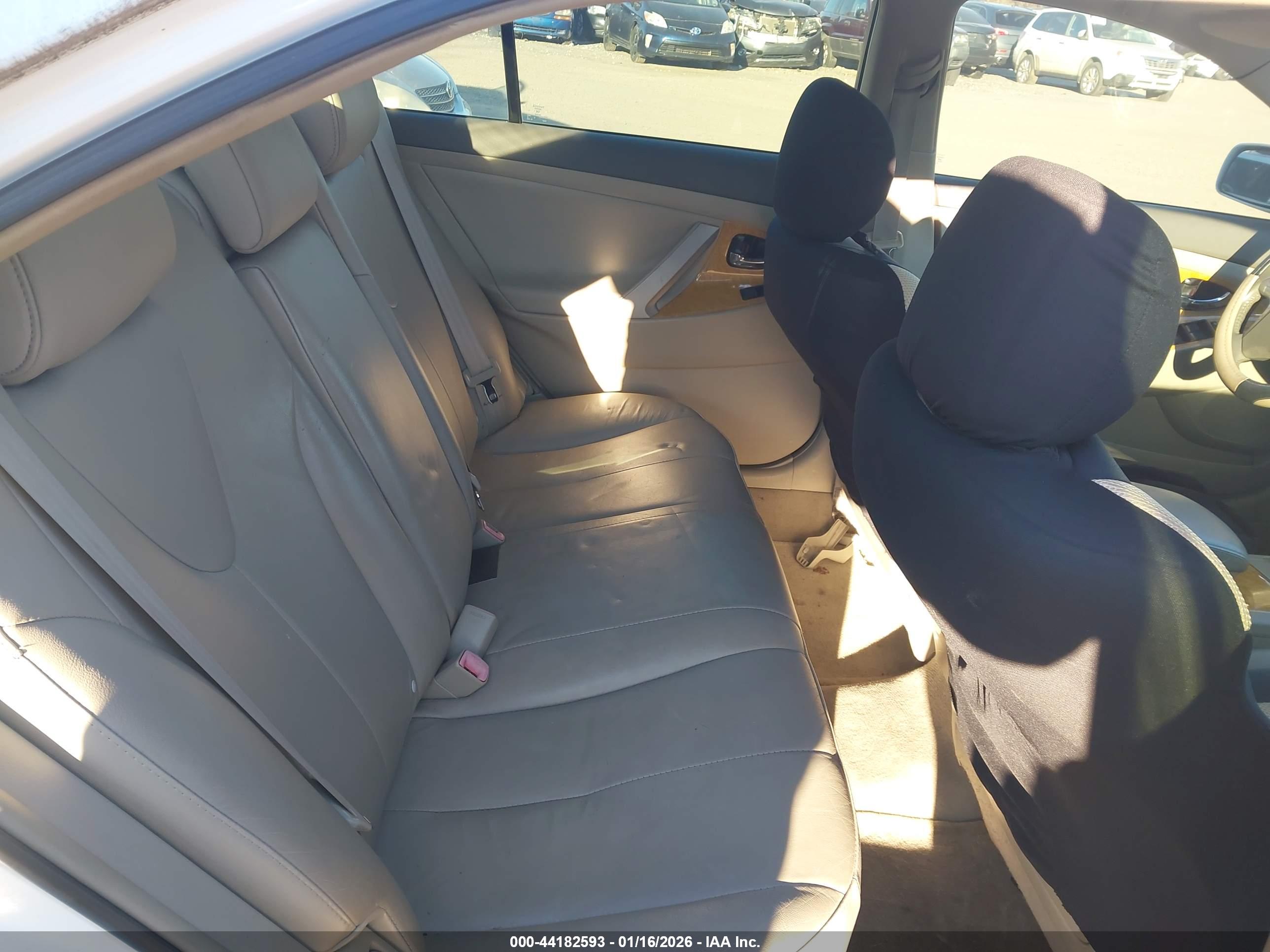 TOYOTA CAMRY image 8