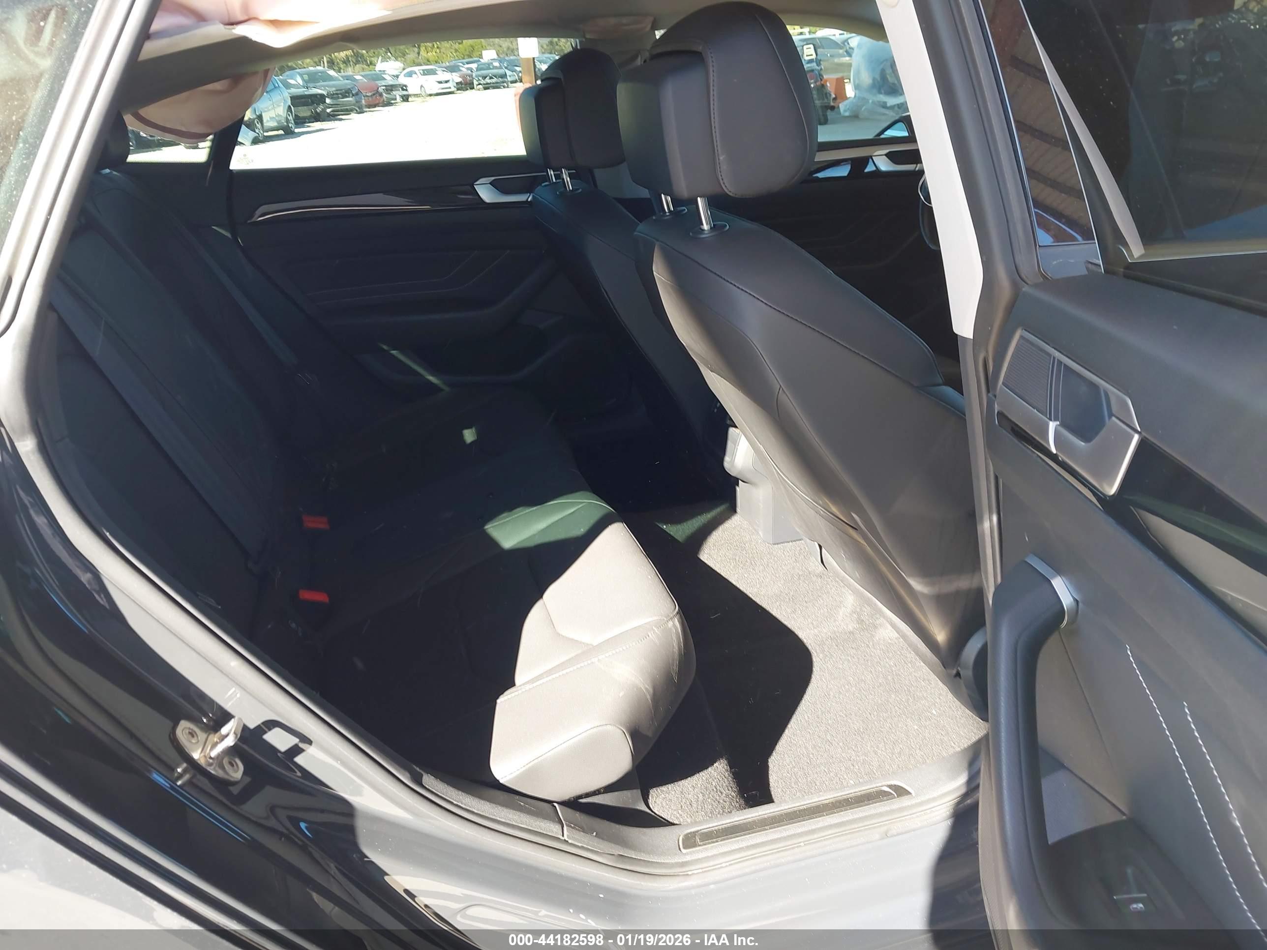 VOLKSWAGEN ARTEON image 8