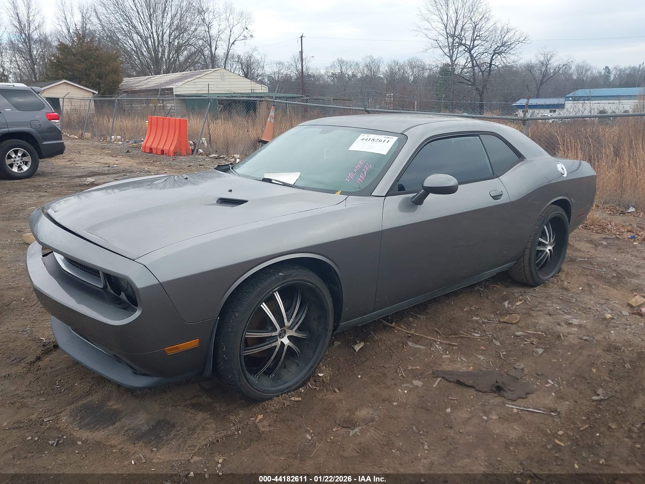 DODGE CHALLENGER image 2
