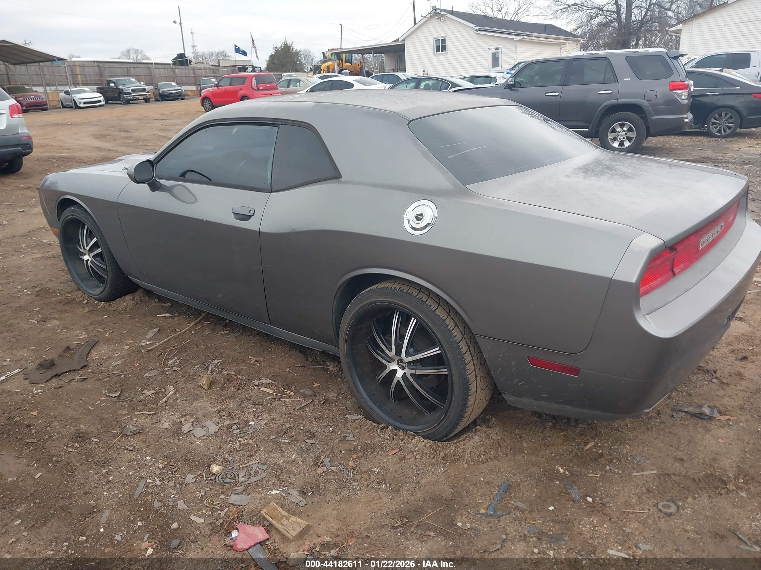 DODGE CHALLENGER image 3