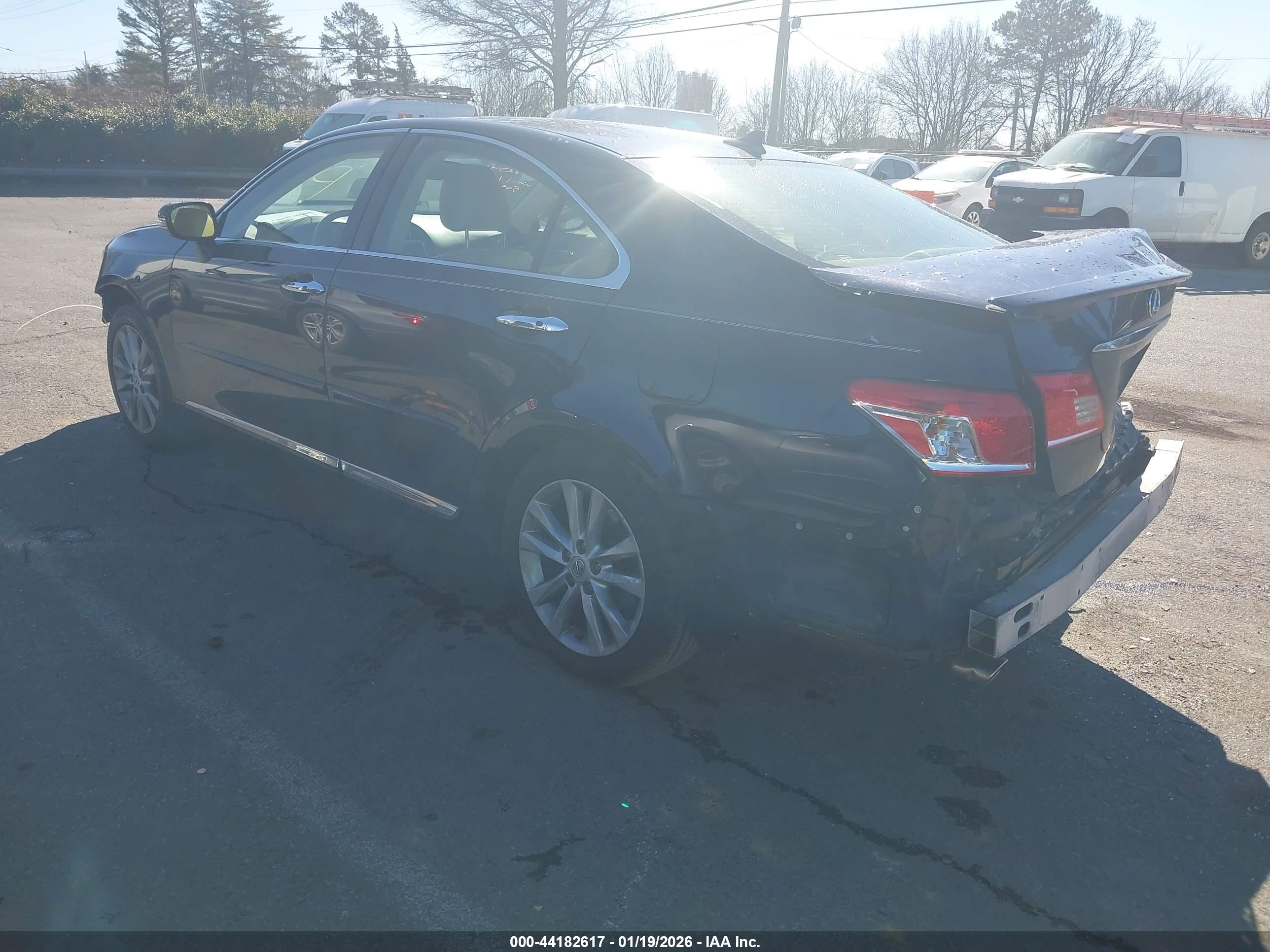 LEXUS ES image 3