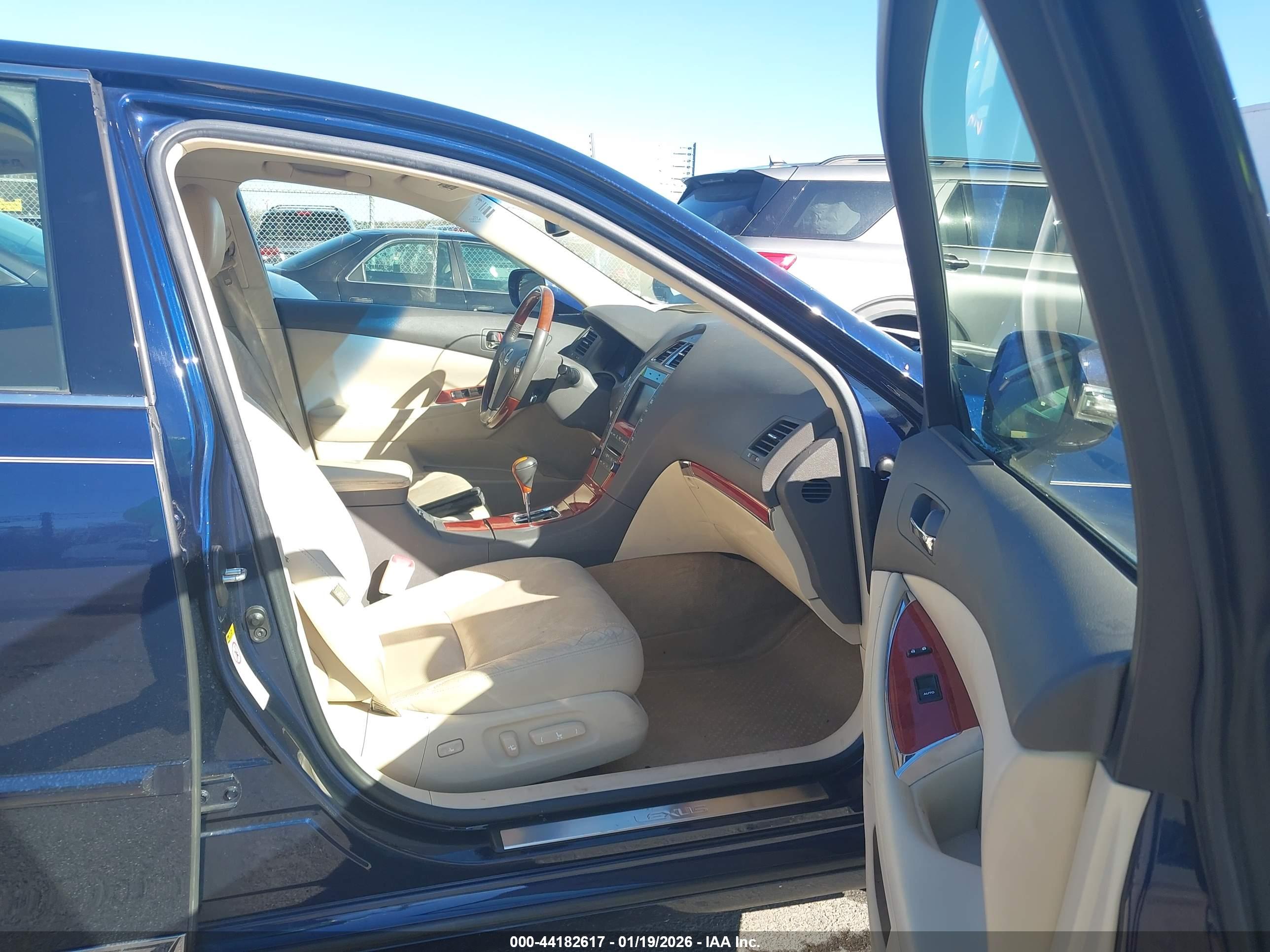 LEXUS ES image 5