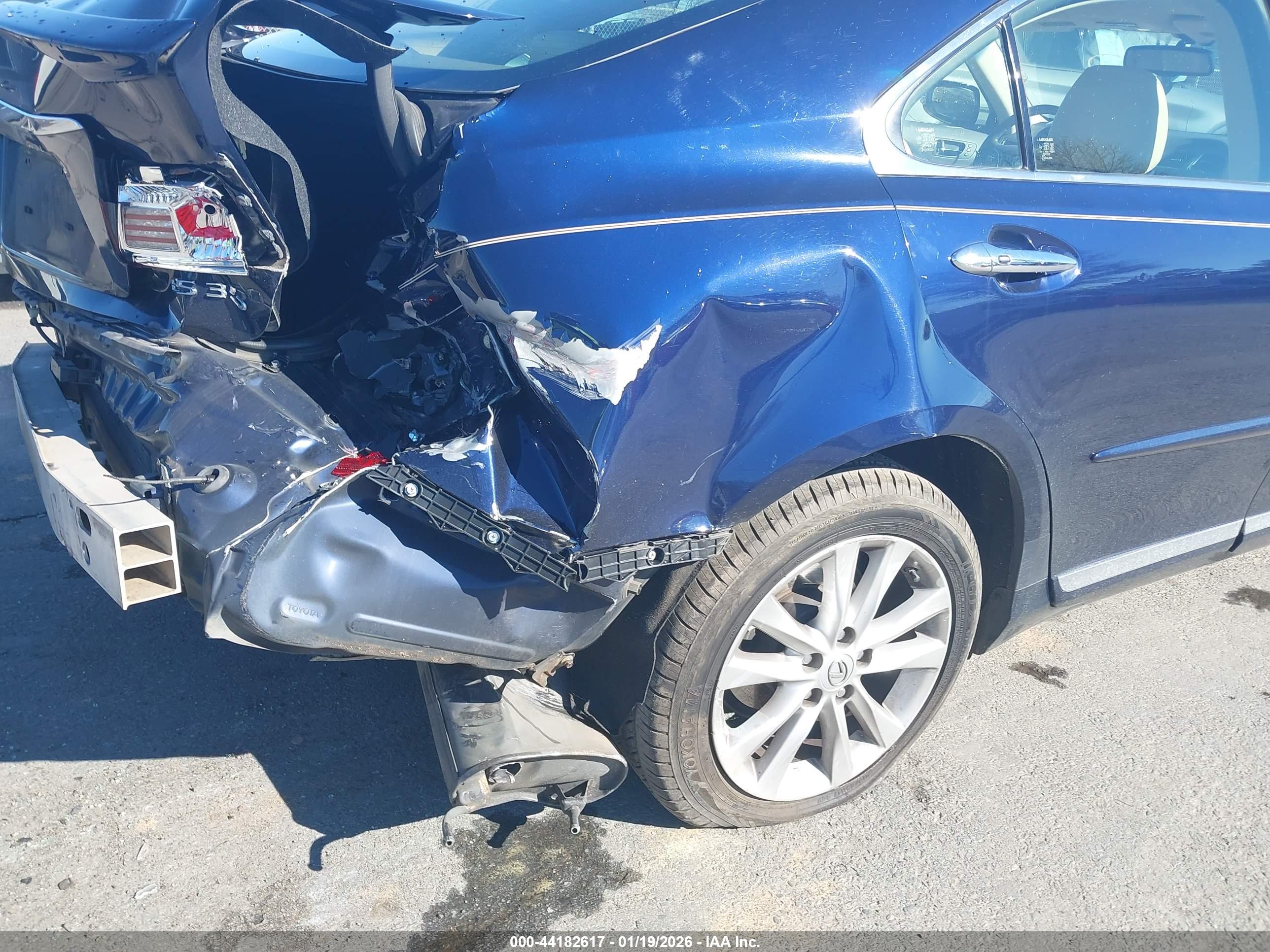 LEXUS ES image 6