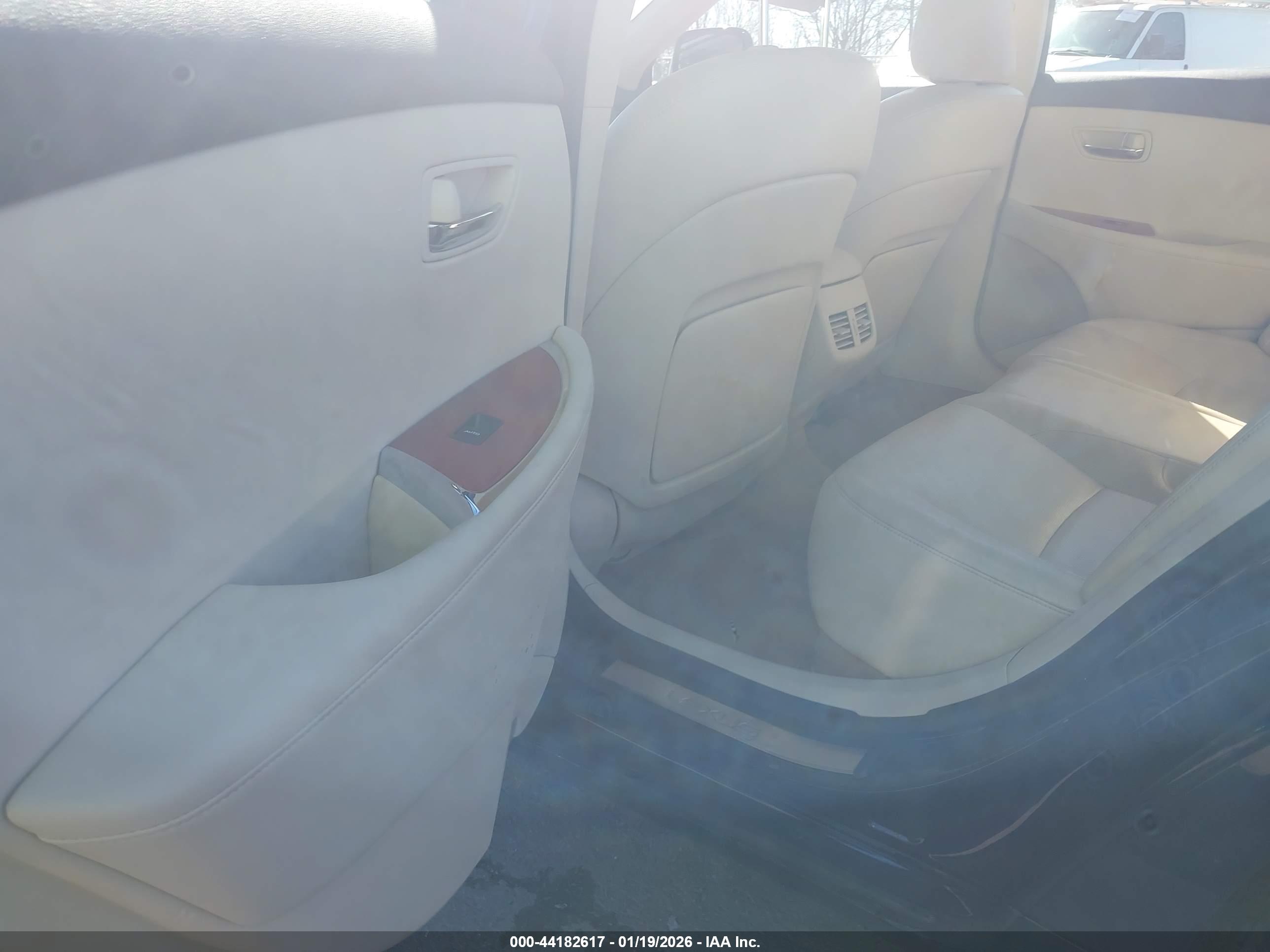 LEXUS ES image 8