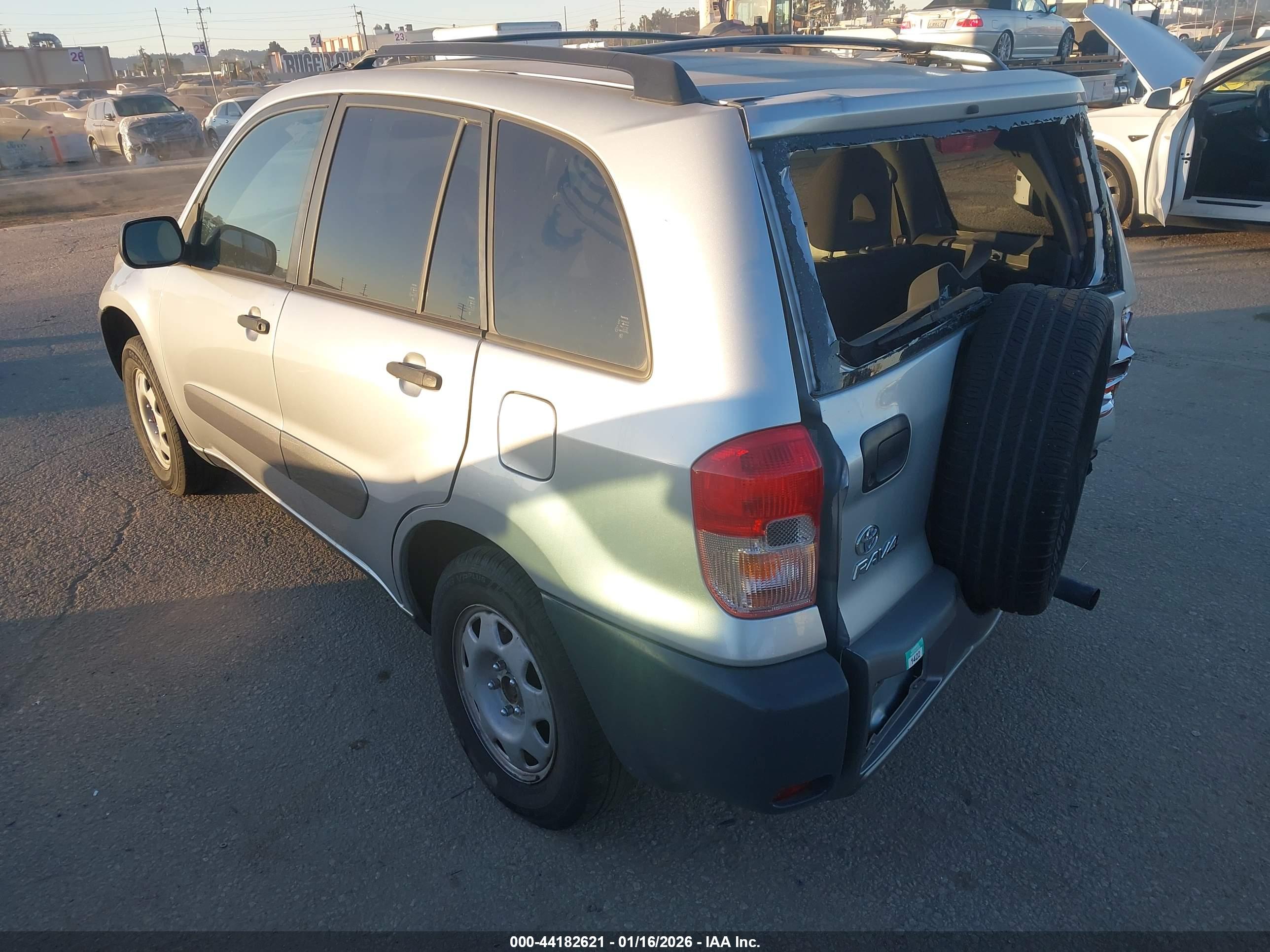 TOYOTA RAV4 image 3