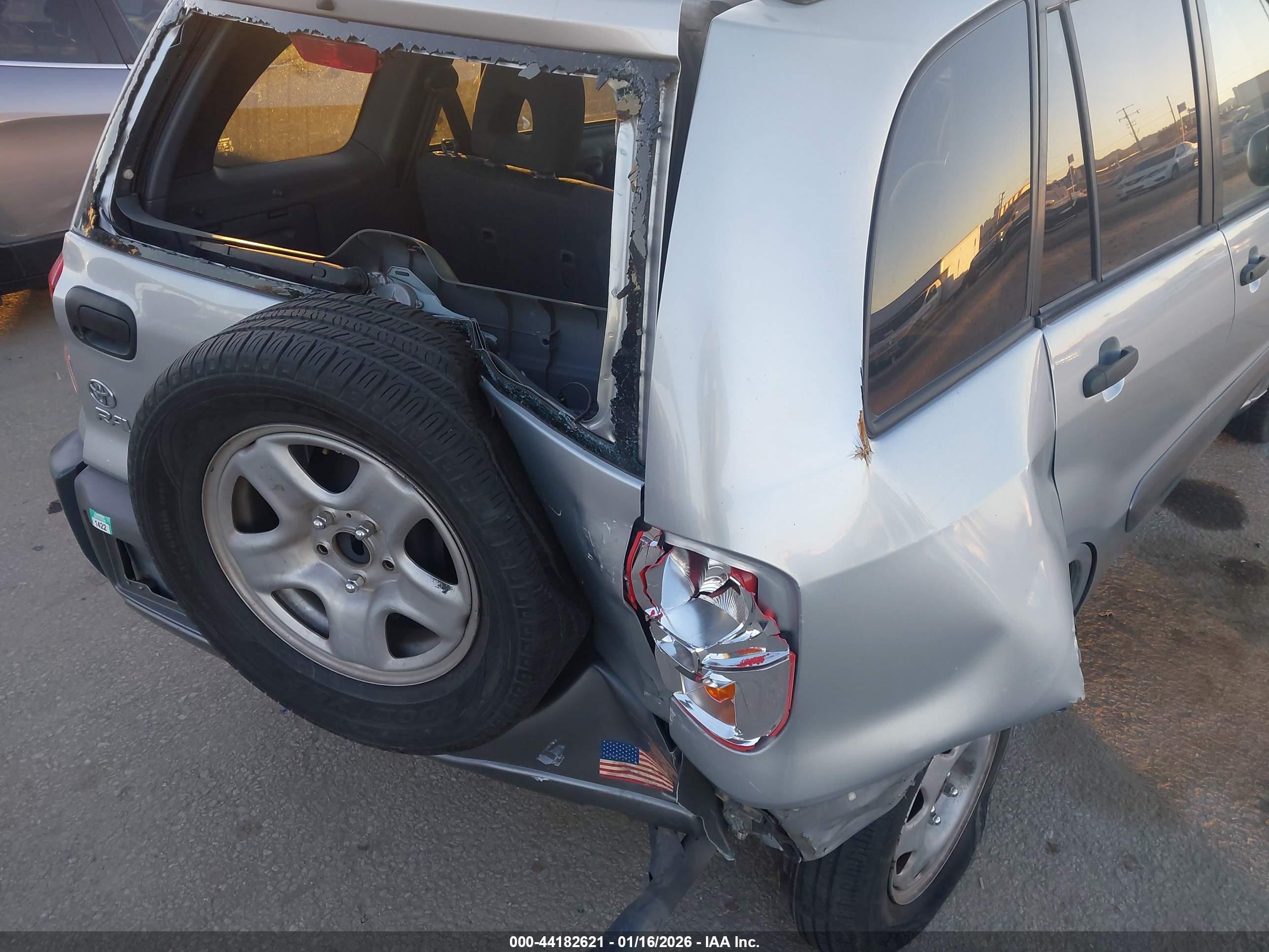TOYOTA RAV4 image 6