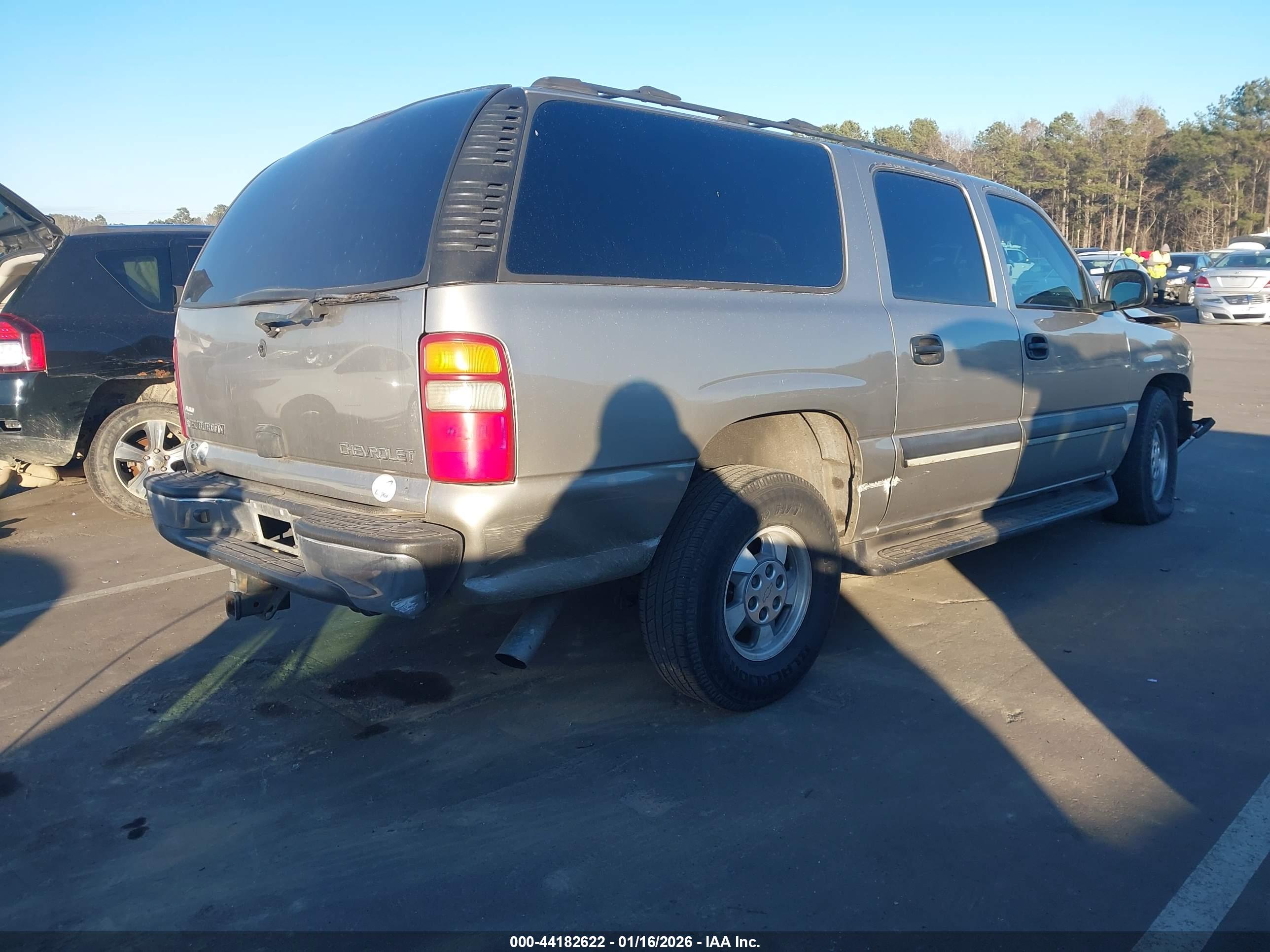 CHEVROLET SUBURBAN image 4