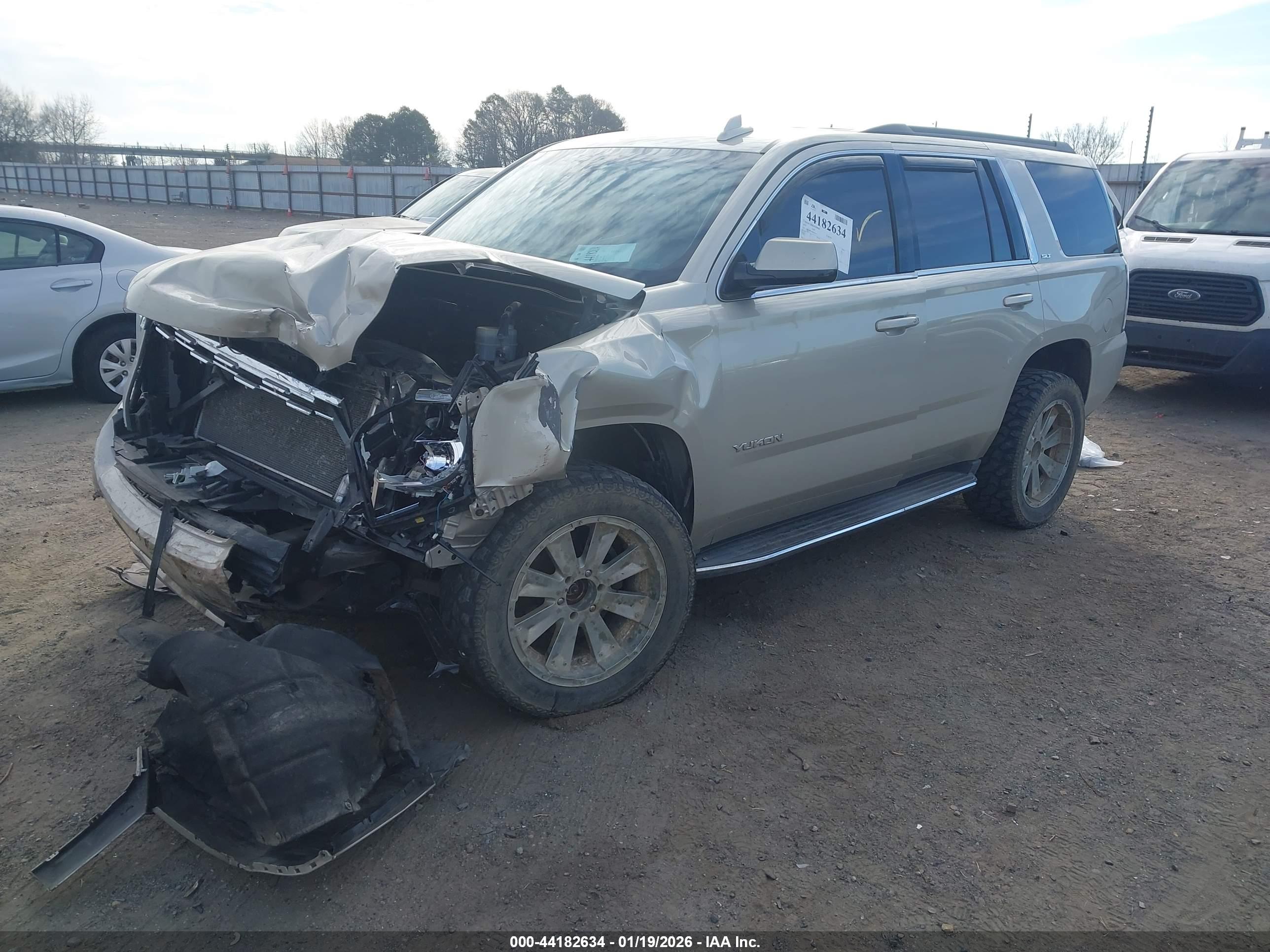 GMC YUKON image 2