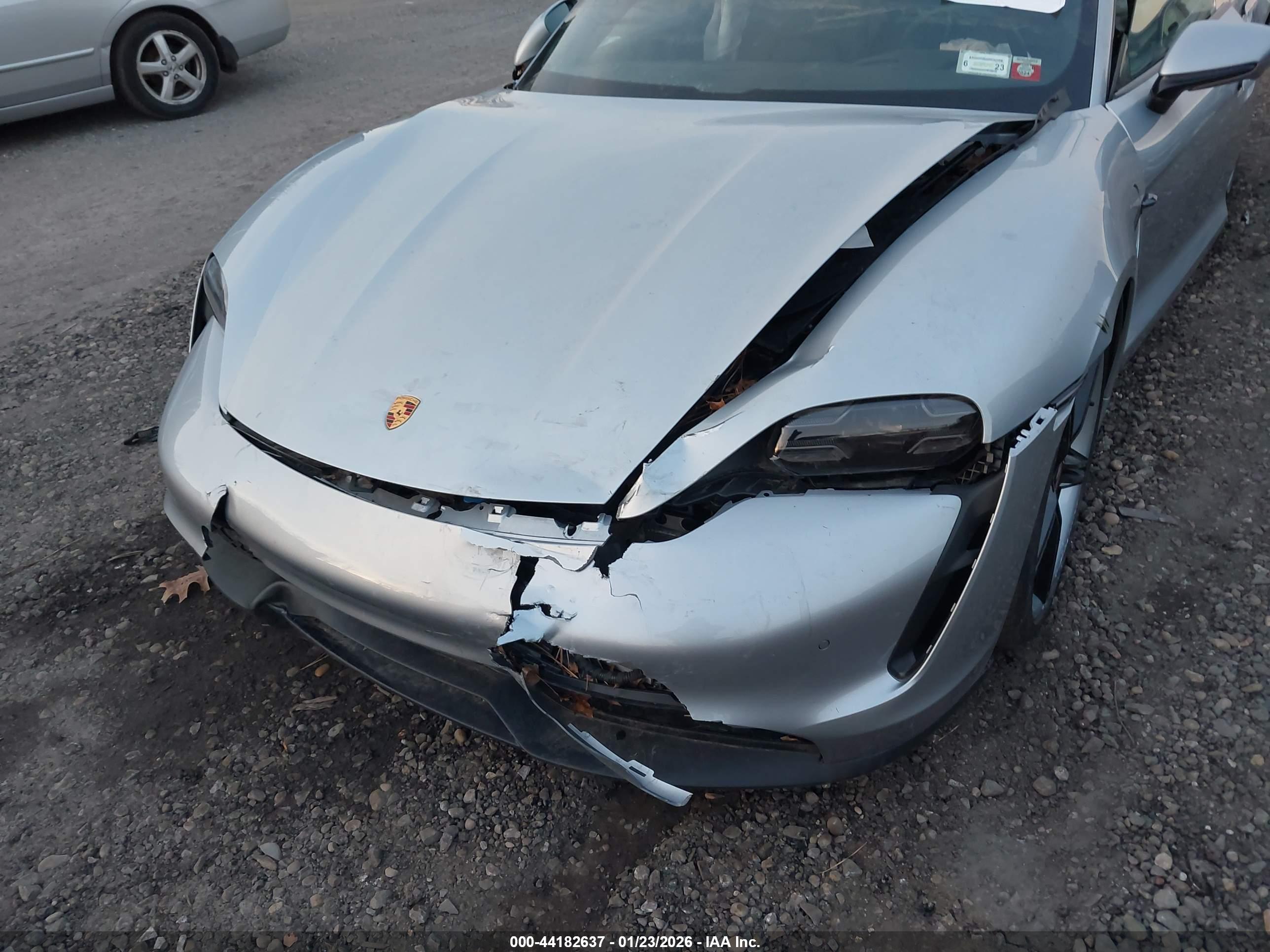 PORSCHE TAYCAN image 6