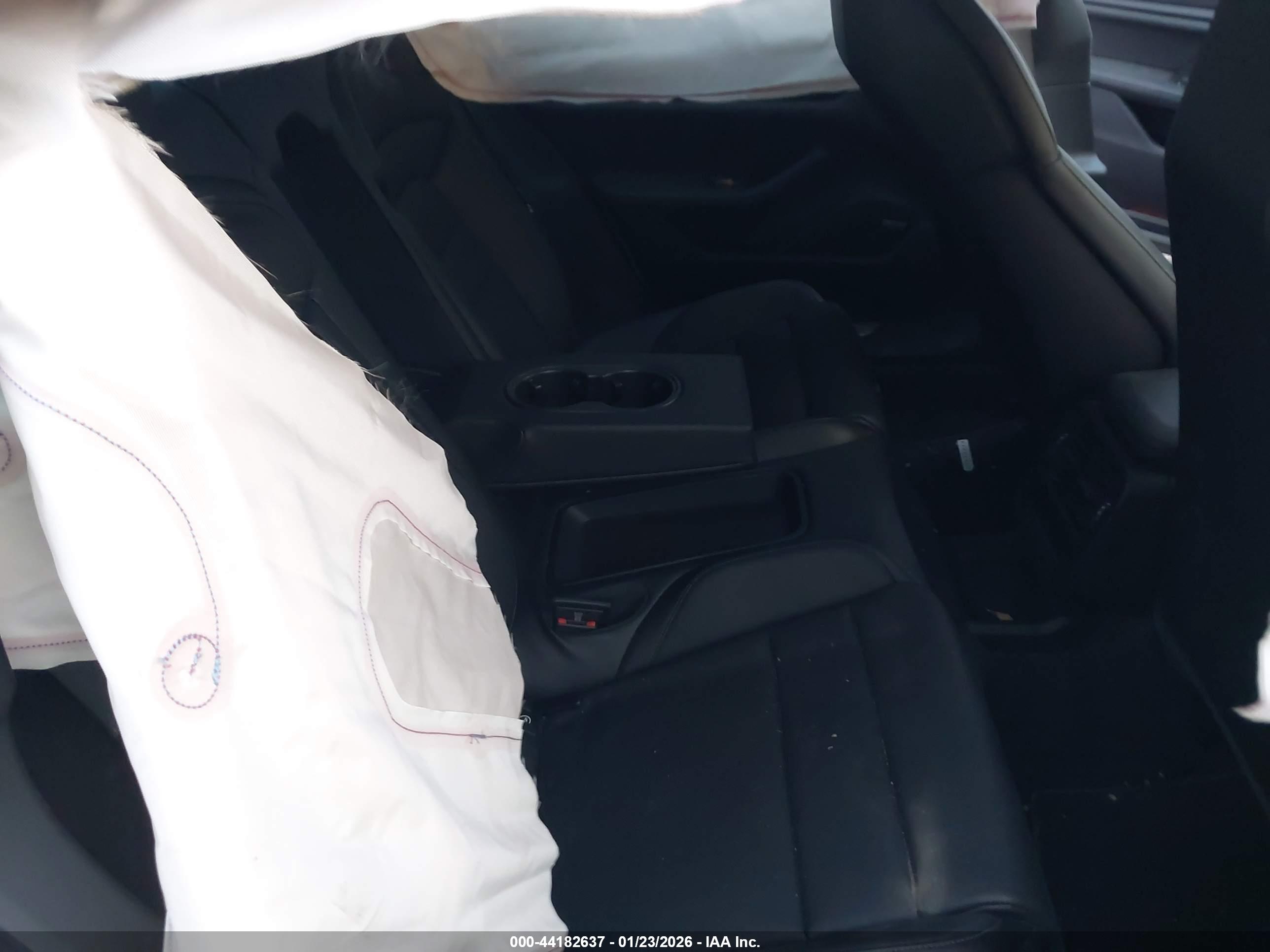 PORSCHE TAYCAN image 8