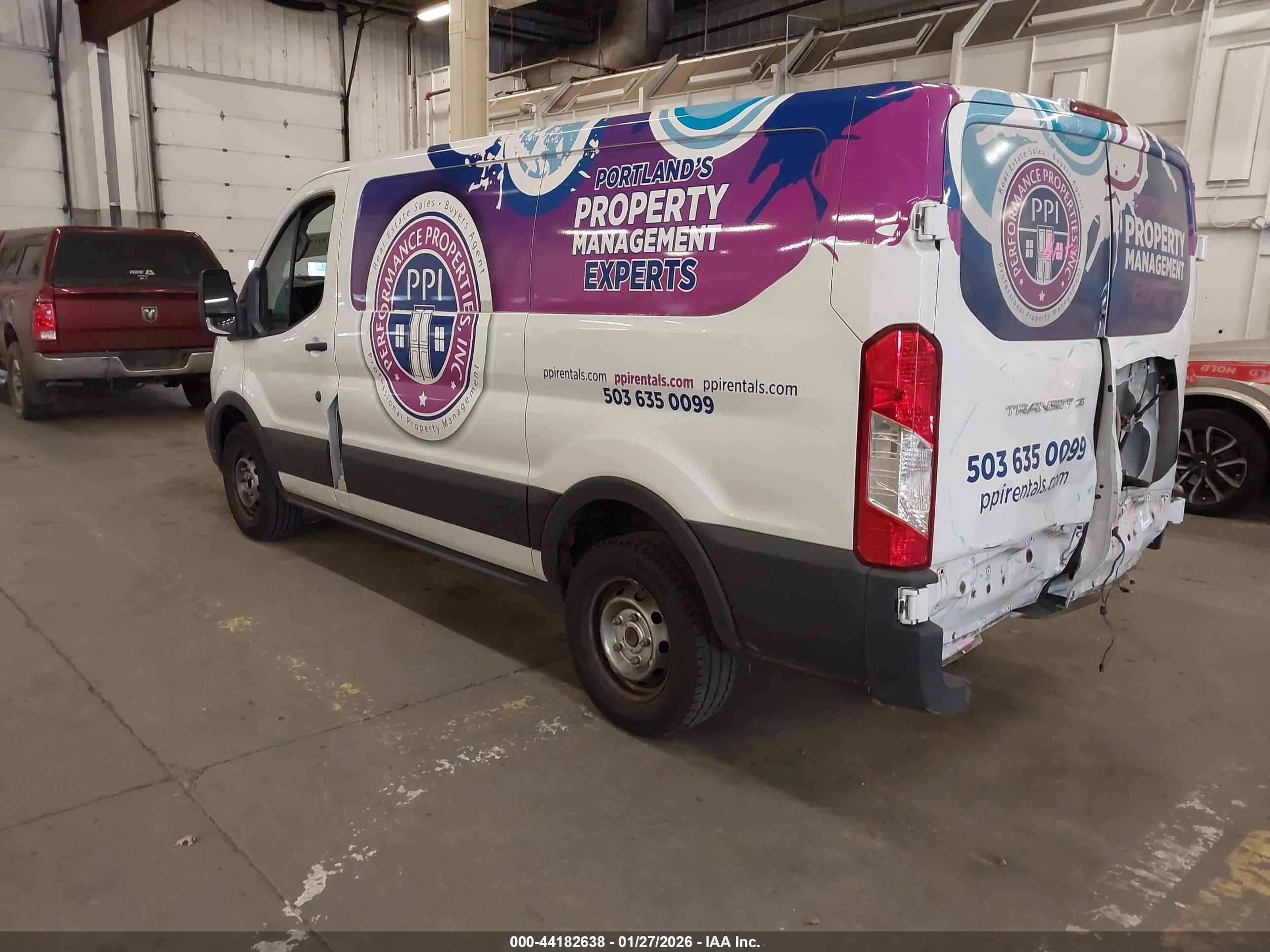 FORD TRANSIT-150 image 3