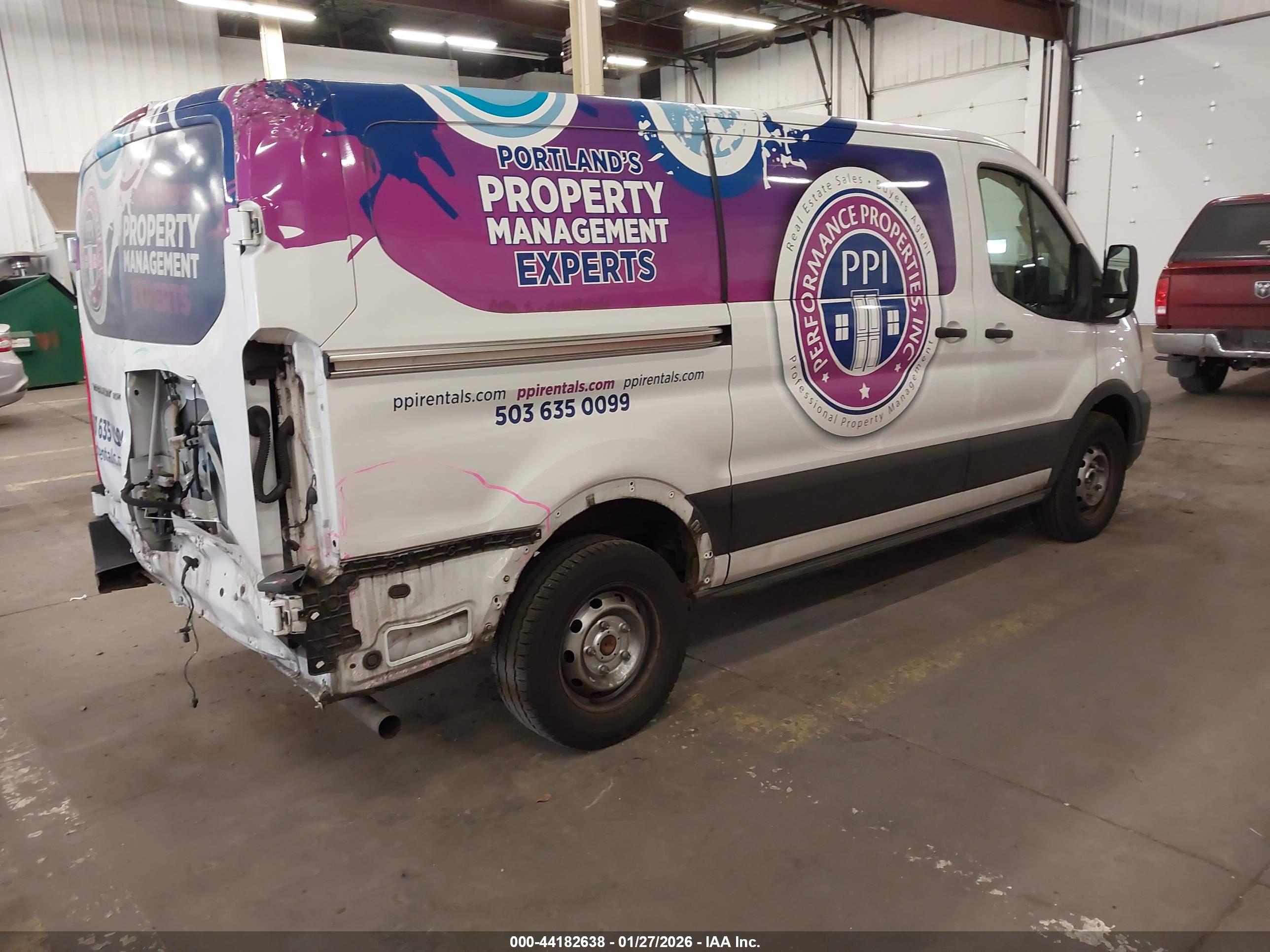 FORD TRANSIT-150 image 4