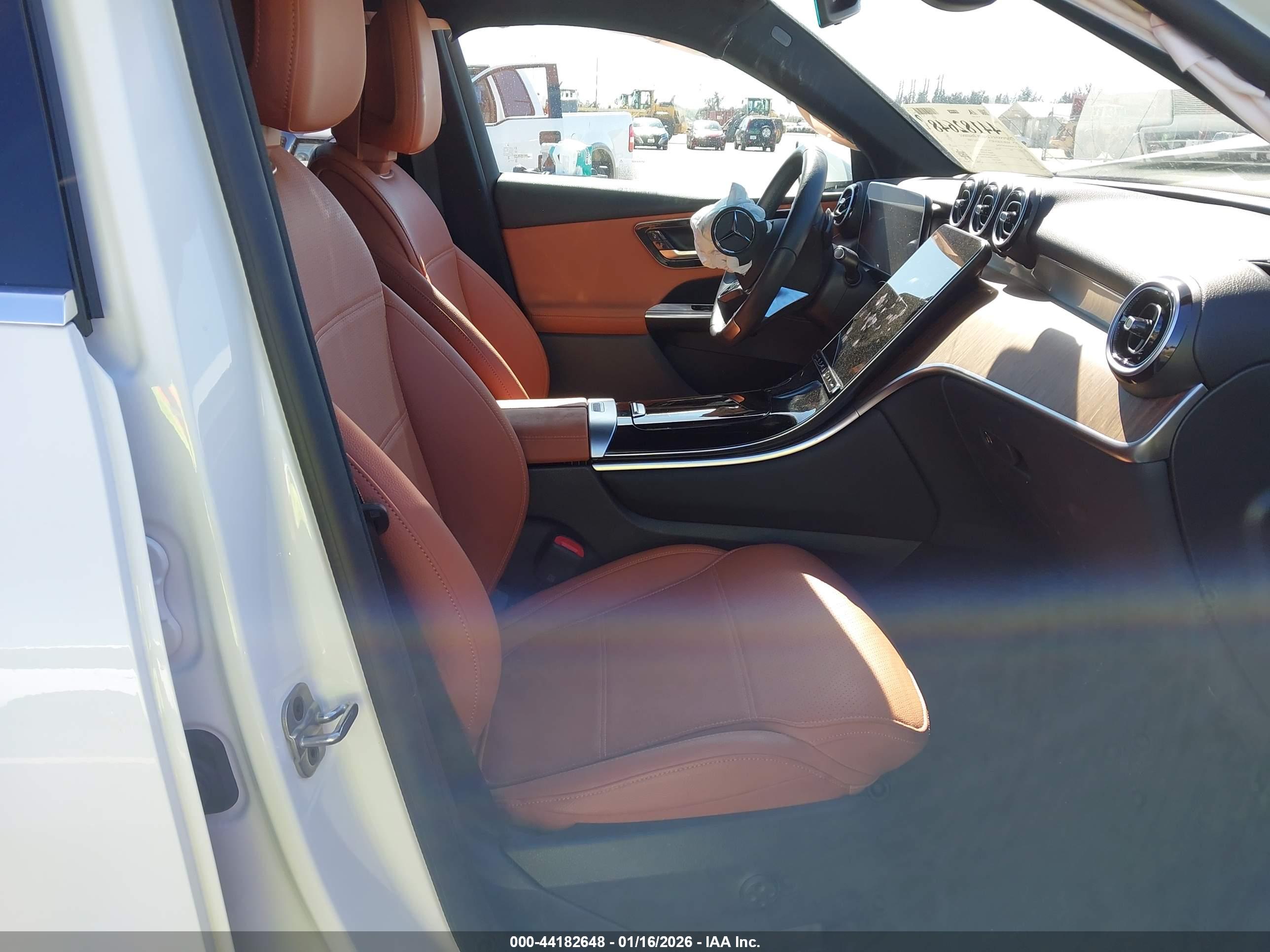 MERCEDES-BENZ GLC image 5