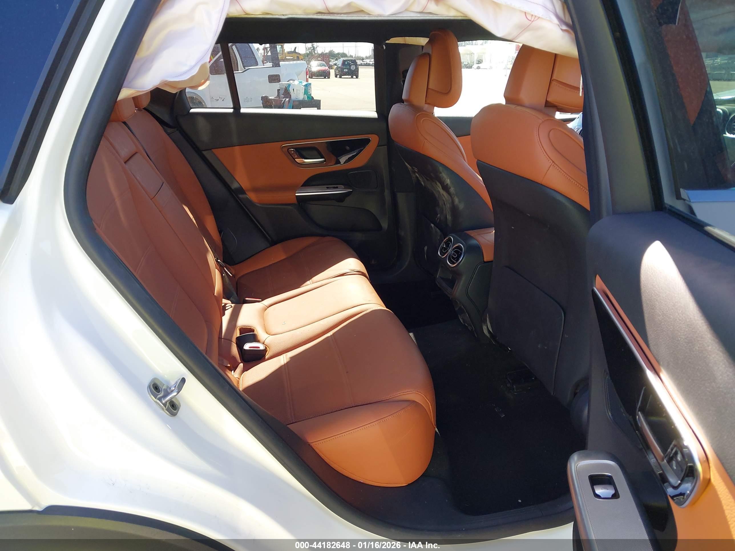 MERCEDES-BENZ GLC image 8