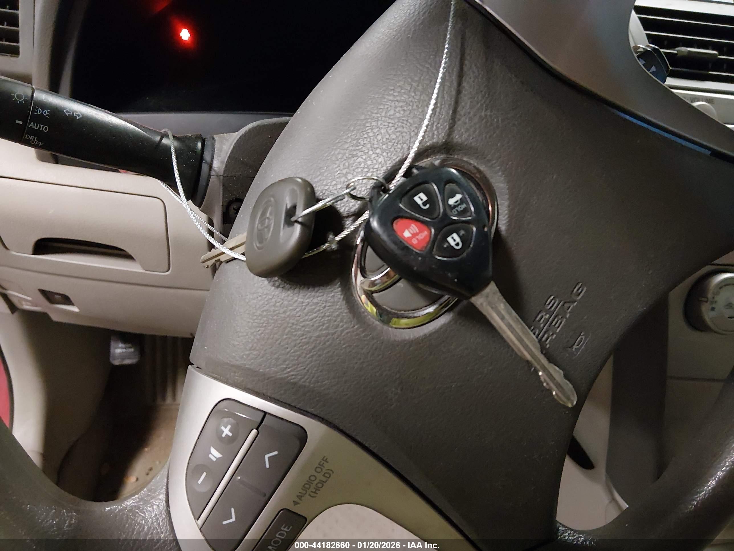 TOYOTA CAMRY image 11