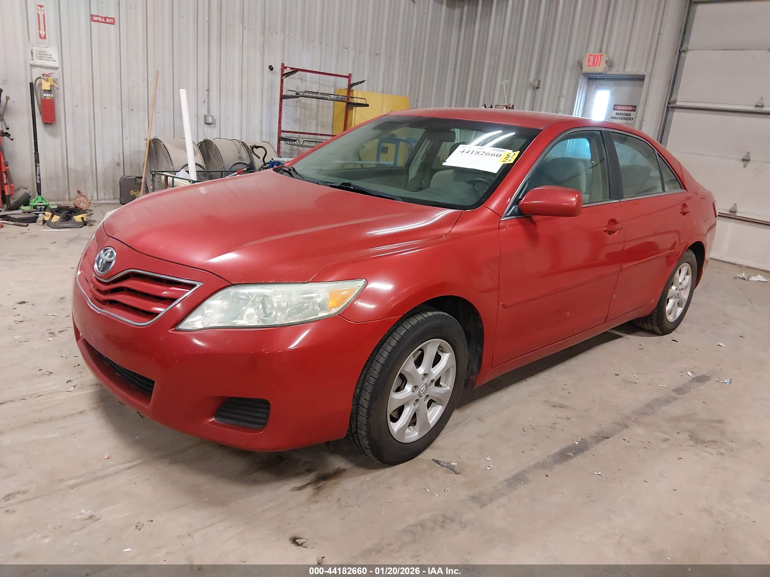 TOYOTA CAMRY image 2