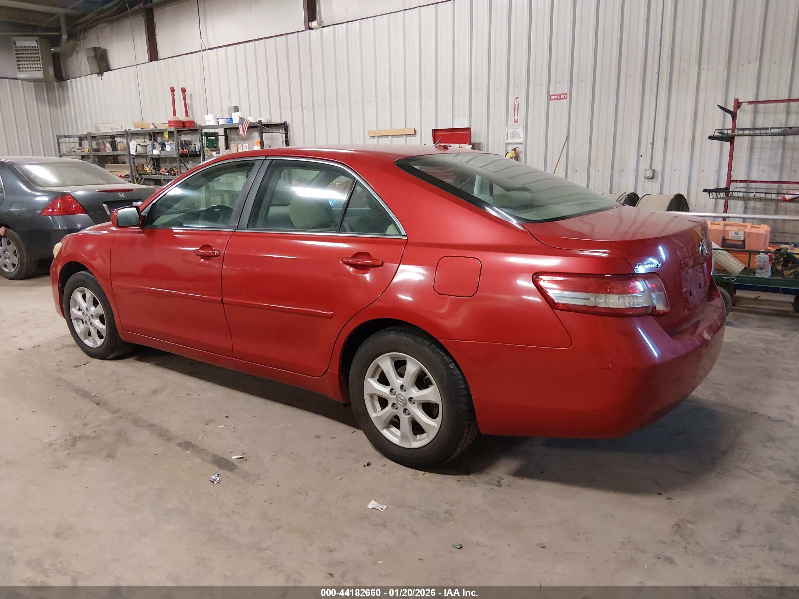 TOYOTA CAMRY image 3