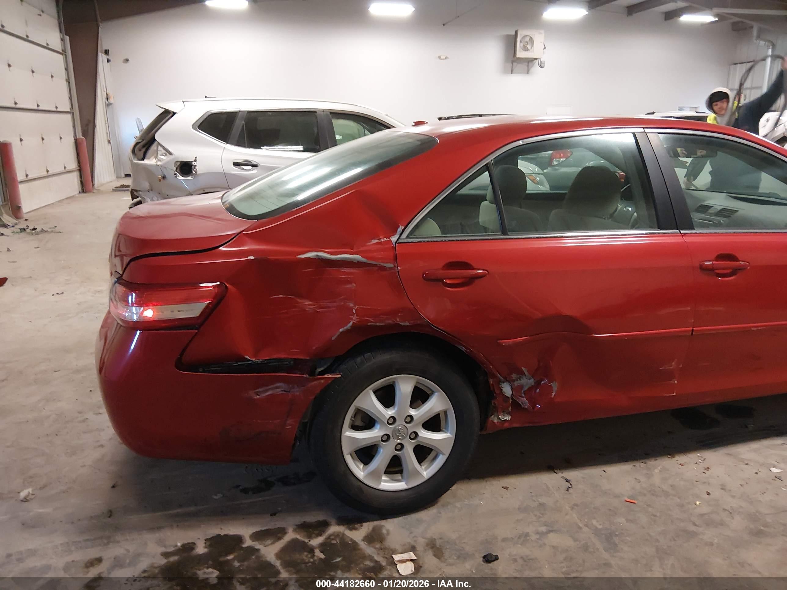 TOYOTA CAMRY image 6