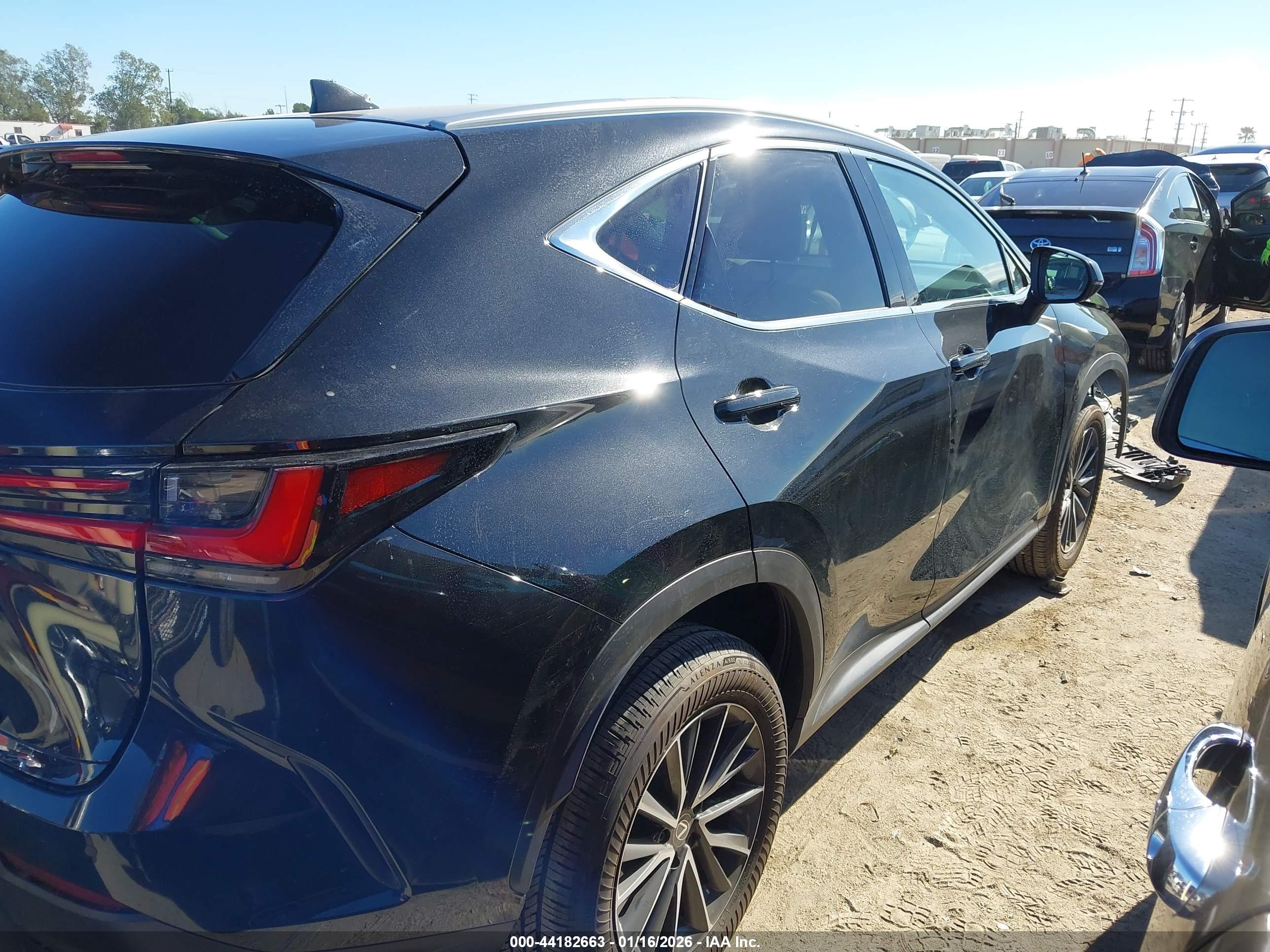 LEXUS NX image 4